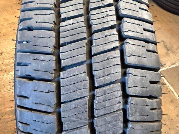 1 X 245/75/16 LT 120/116R Michelin Agilis Cross Climate 2 90% - photo 2