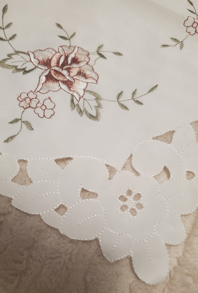 Elegant Embroidered Floral Doily Place Mat (17"x12") - photo 5