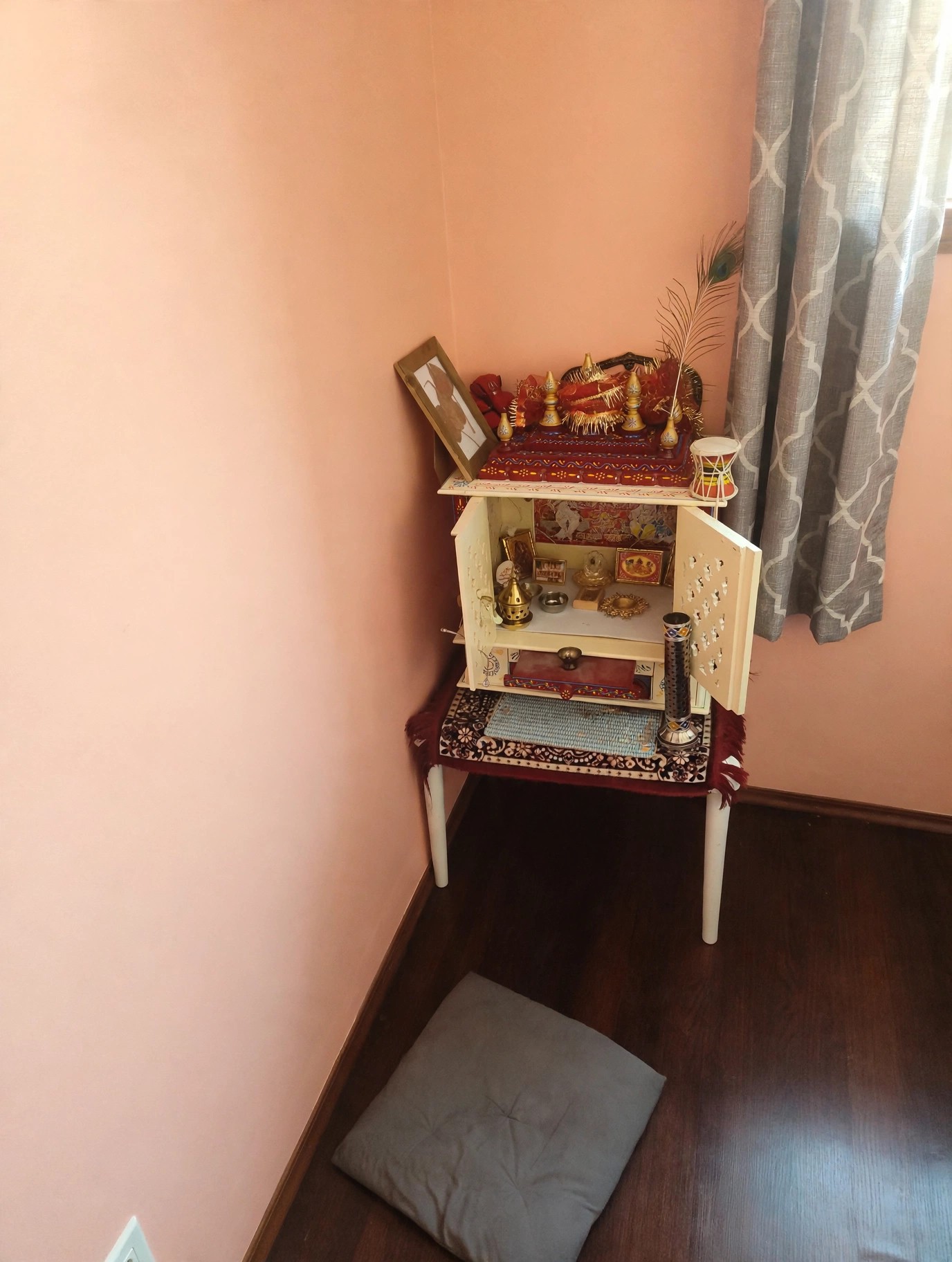 Wooden Mandir + Hatri Diya + Karwa Chauth Kit — Package Deal - photo 2