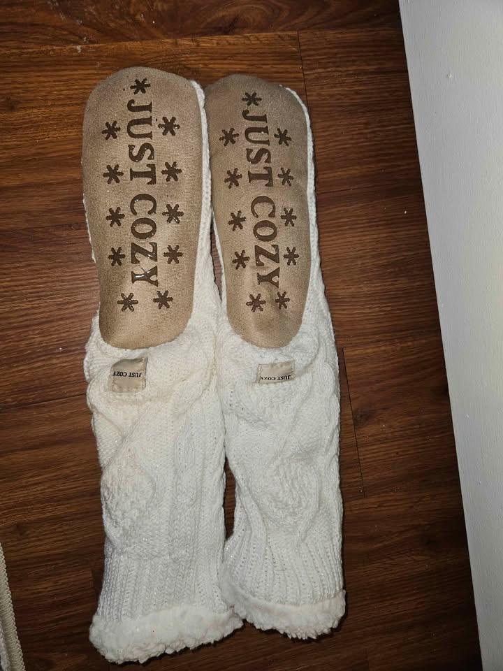 Just Cozy Women’s High Knee Cable-Knit Slipper Socks - photo 2