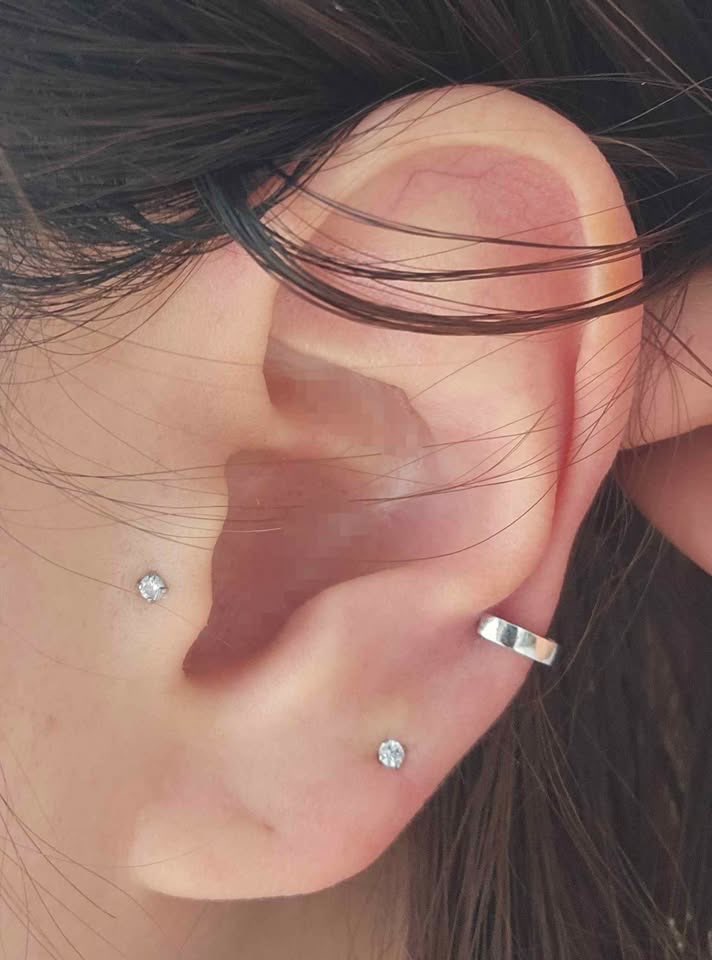 Minimalist hoop ear cuff - photo 2