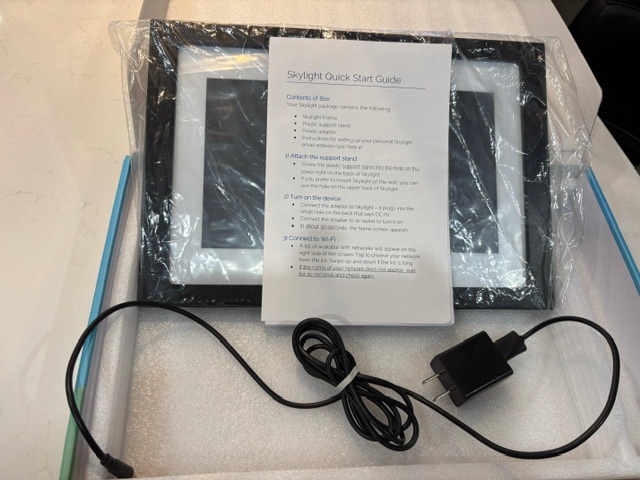 Skylight 10" Digital Photo Frame – Black | Like New with Box - photo 5
