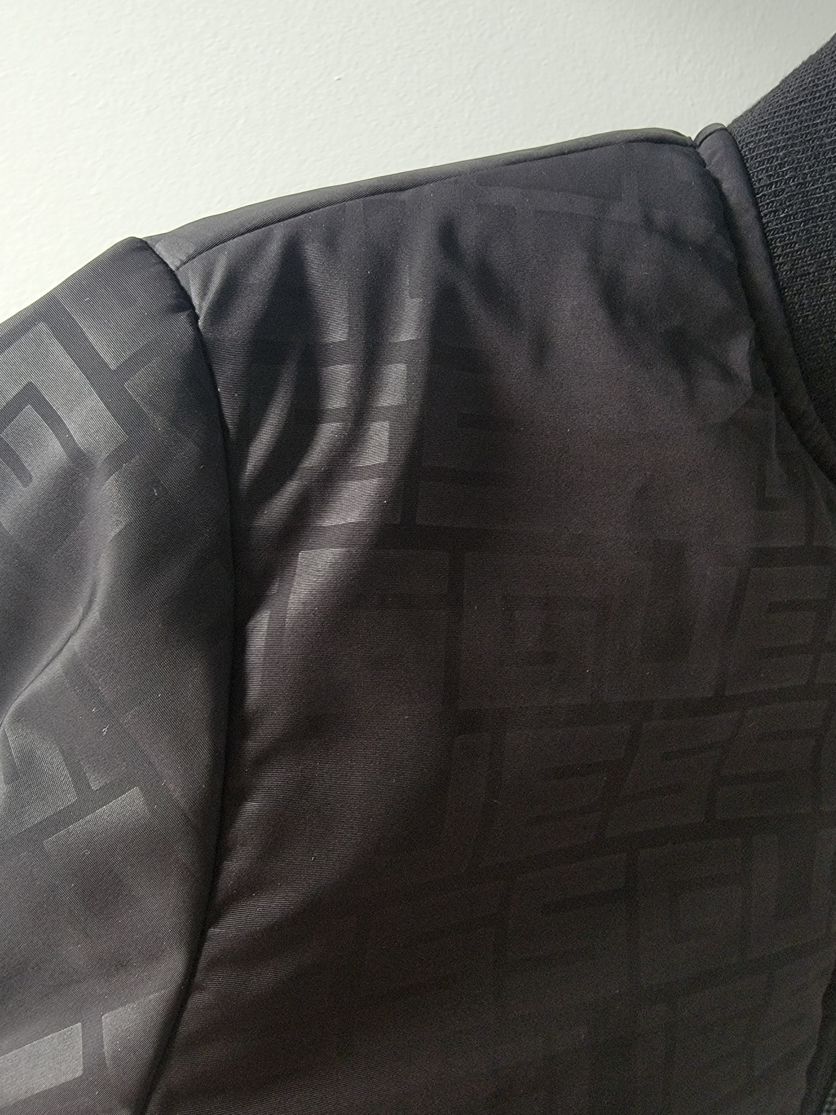 Kids GUESS reversible bomber jacket exact measurements in ad) - photo 2