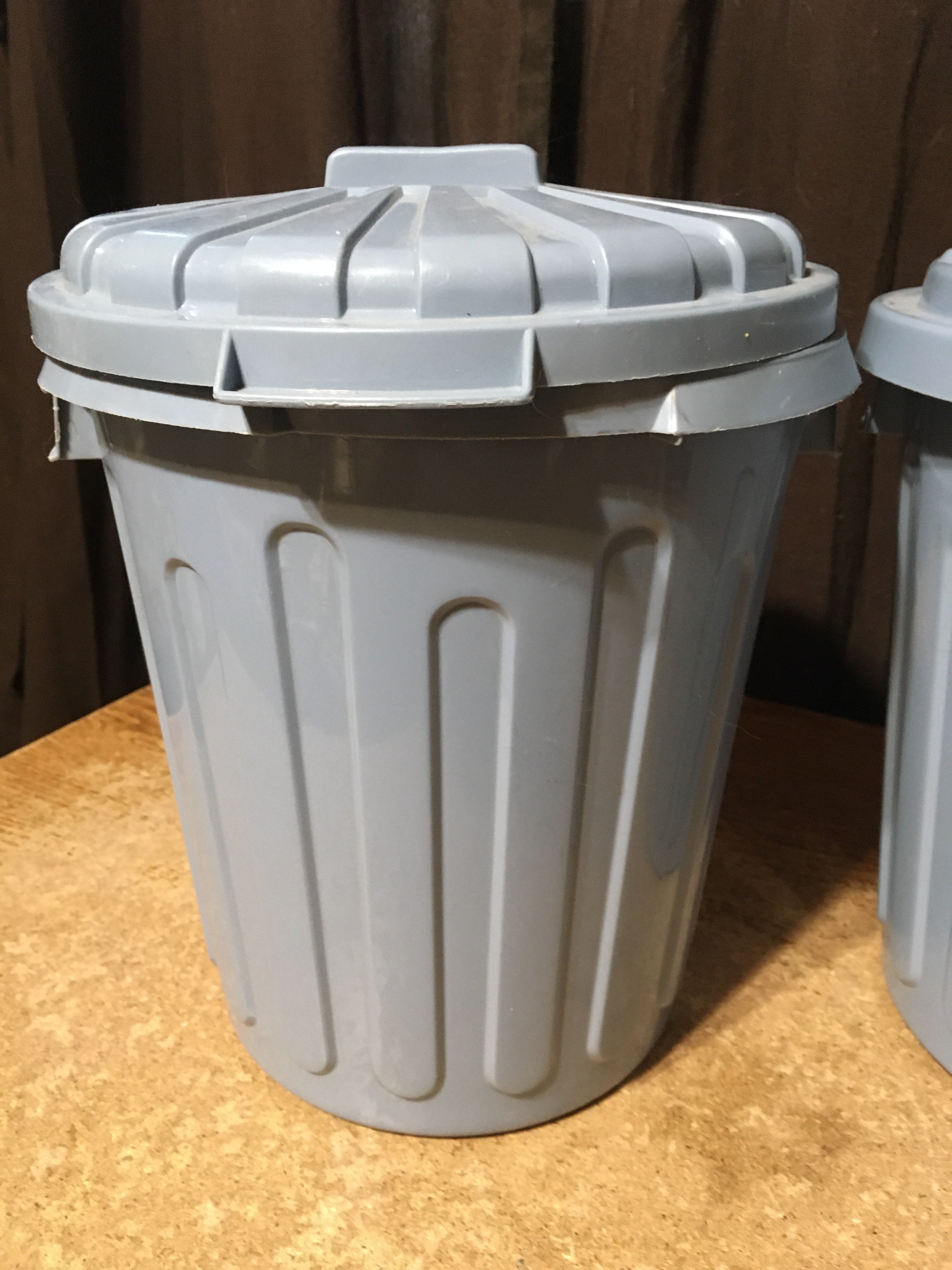 2X RETRO WASTE BASKET TRASH CAN LOCKING LID CLASSIC STYLE 61463 - photo 4