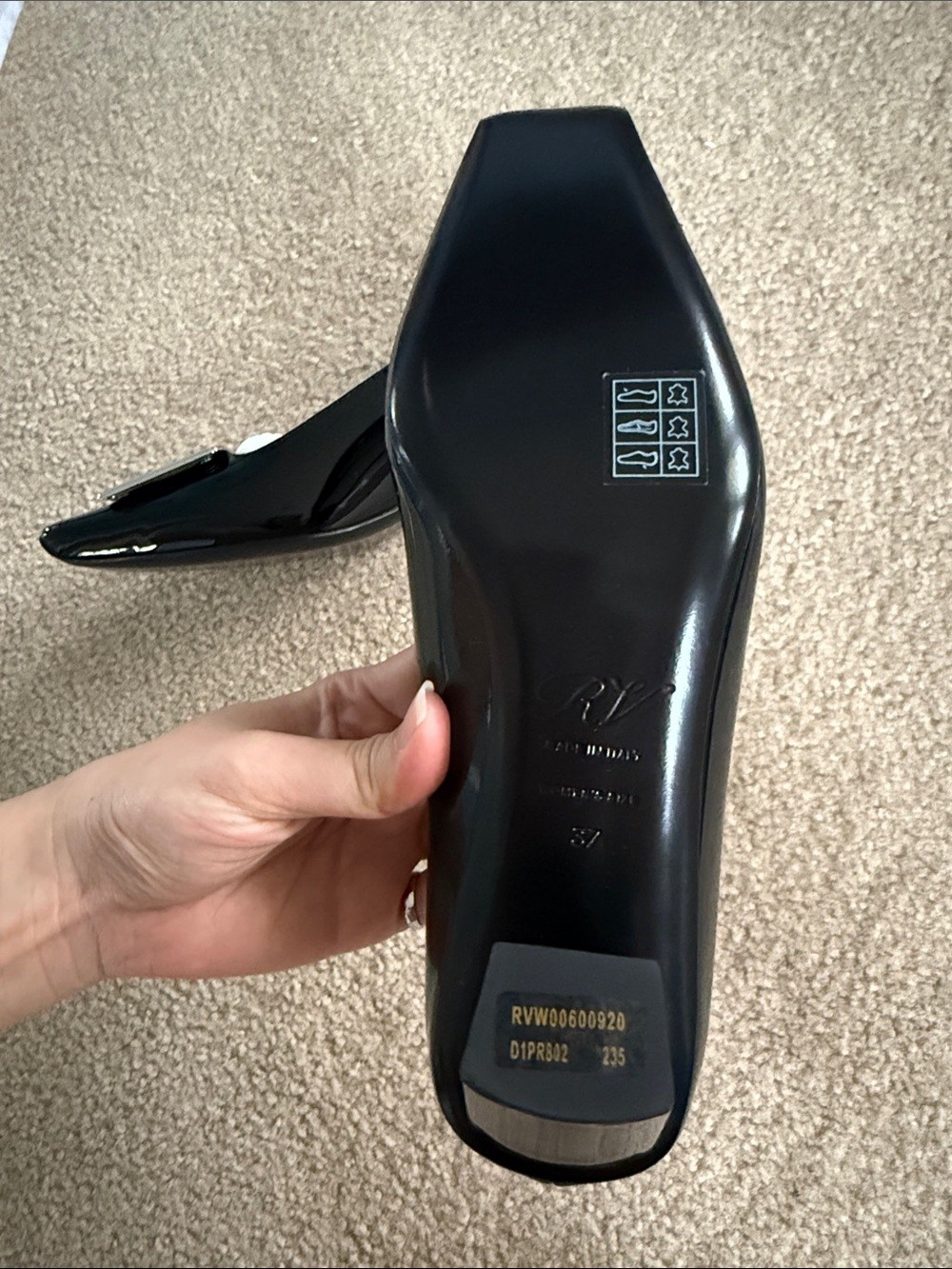 Brand New Elegant leather Black Patent Pumps with Silver Buckle - photo 3