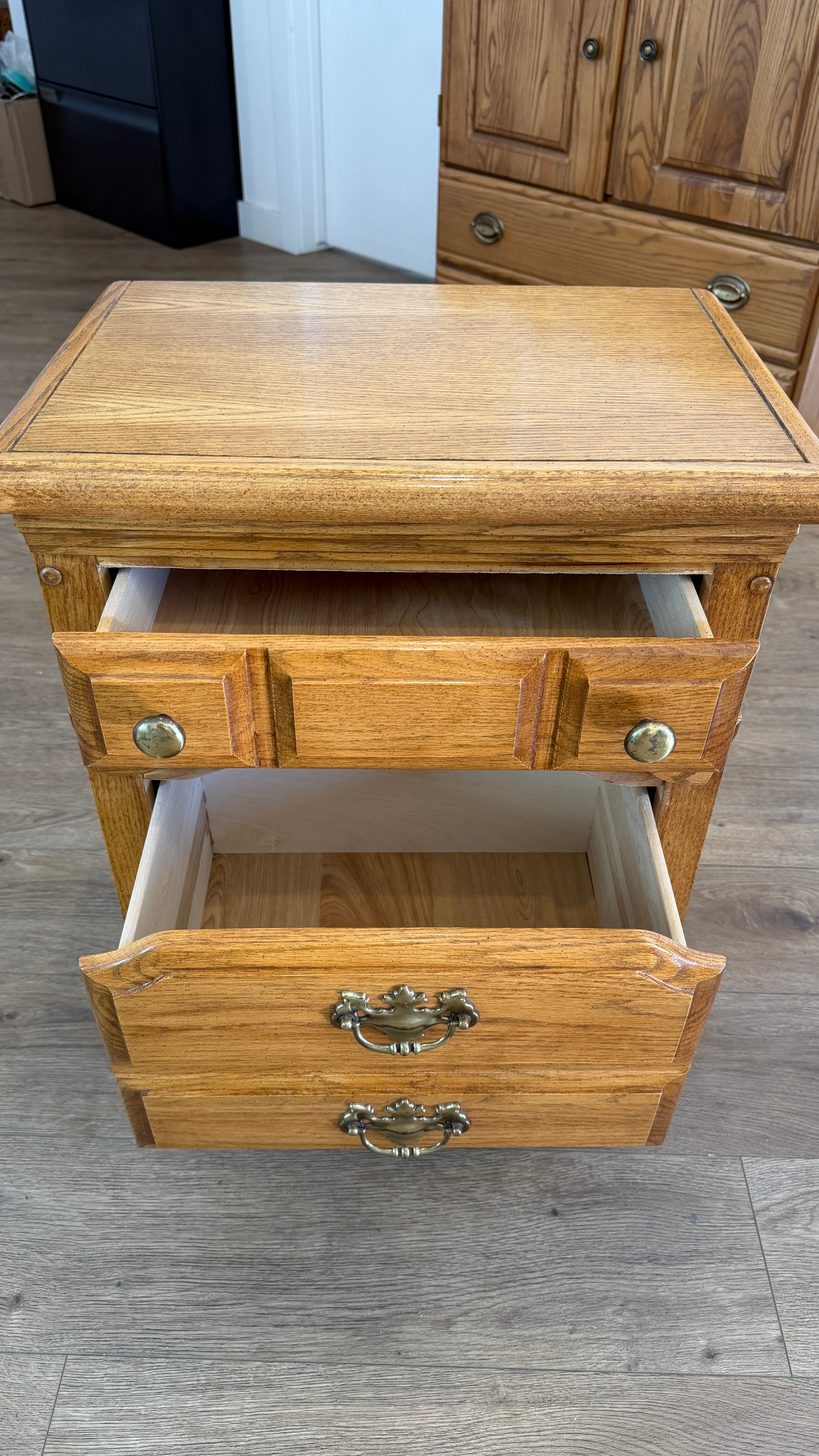 Nightstand / Bedside Table / End Table - photo 4