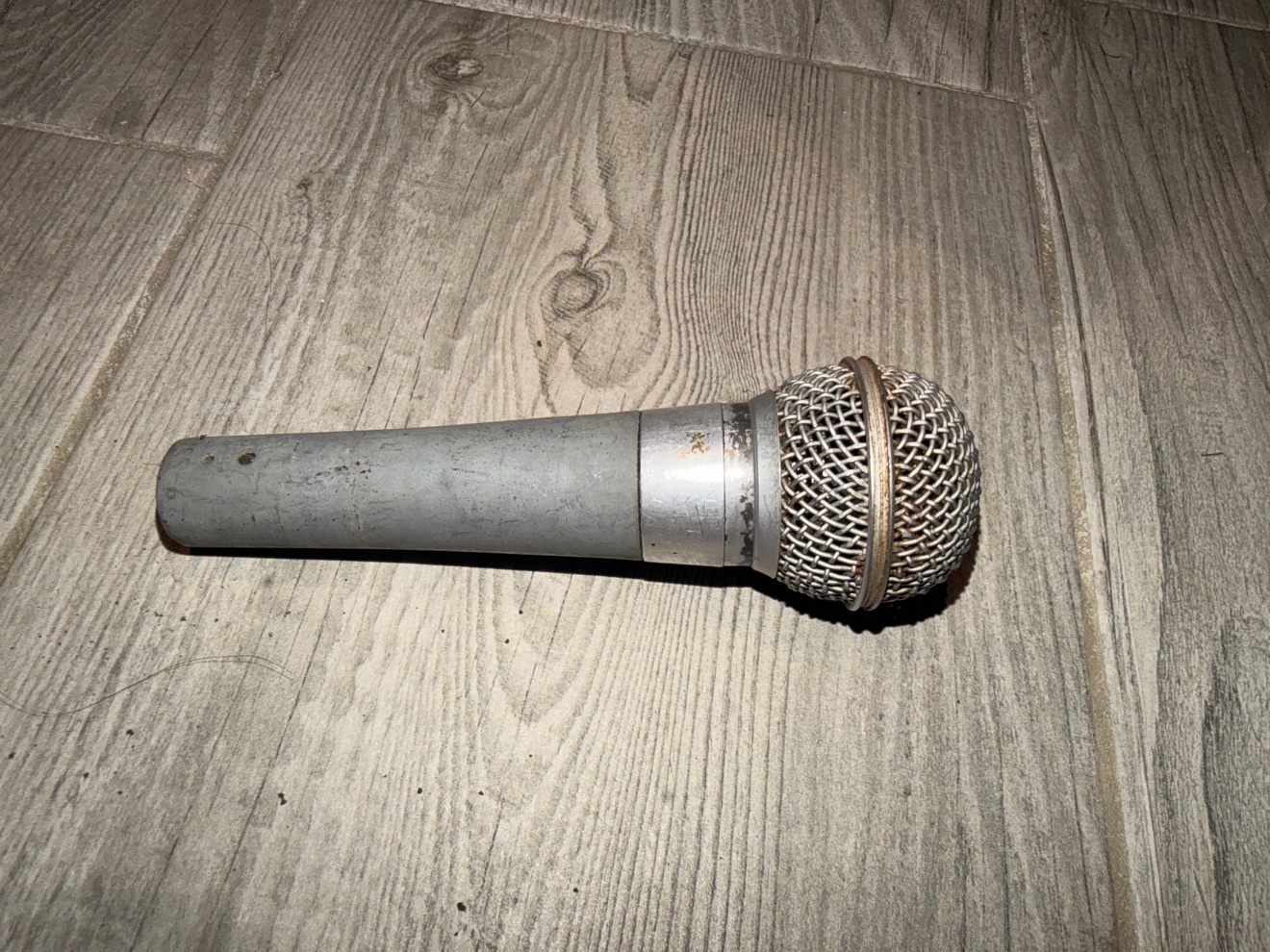 Used Dynamic Vocal Microphone - photo 2