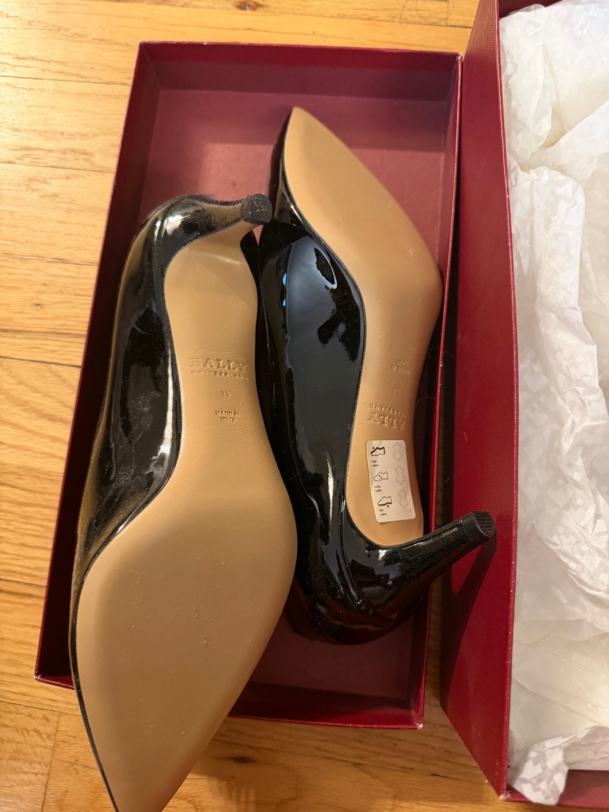 Bally Black Patent Leather Bow Pumps IT 39 - photo 2