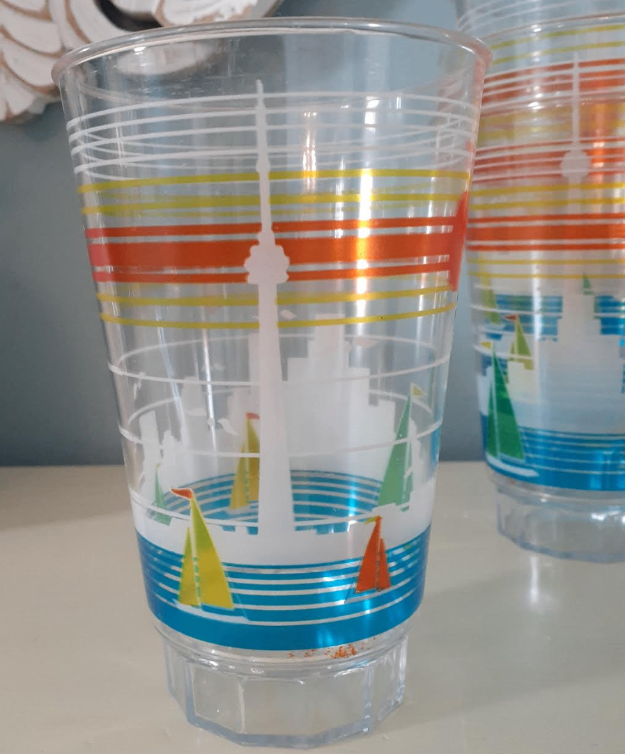 Vintage The Collectibles Toronto Skyline 4 plastic drink glasses - photo 2