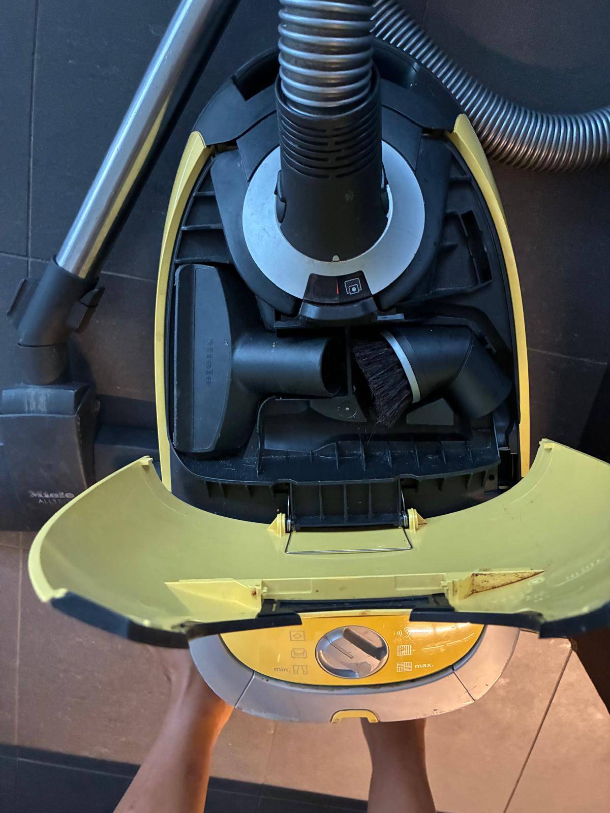Miele Vacuum cleaner – C2 PowerLine - photo 3