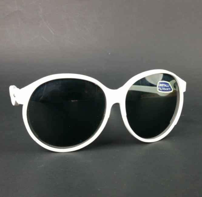 Vintage.Retro white Oversized Sunglassrs ITALY 1970'S ORIGINAL - photo 3
