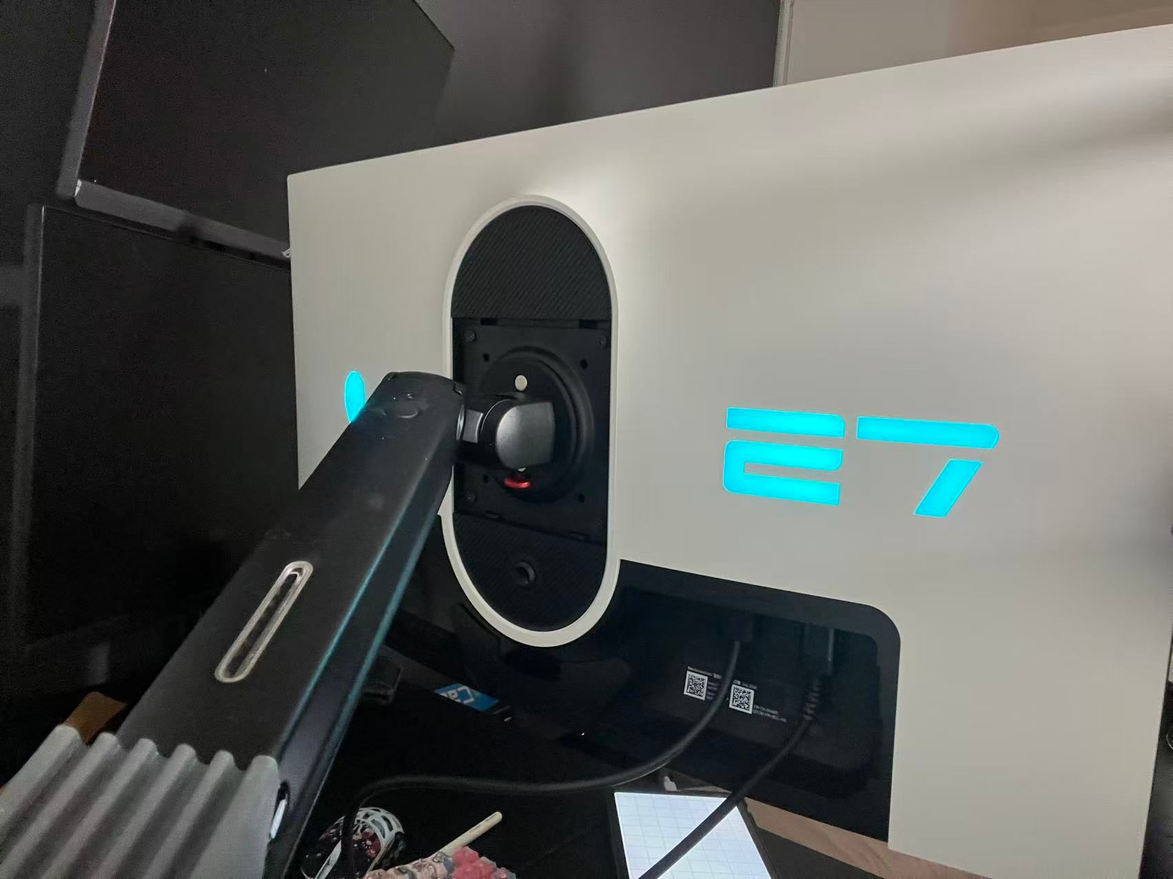 Alienware AW2723DF 27" 1440p 240Hz Monitor - VERY NEGOTIABLE - photo 2