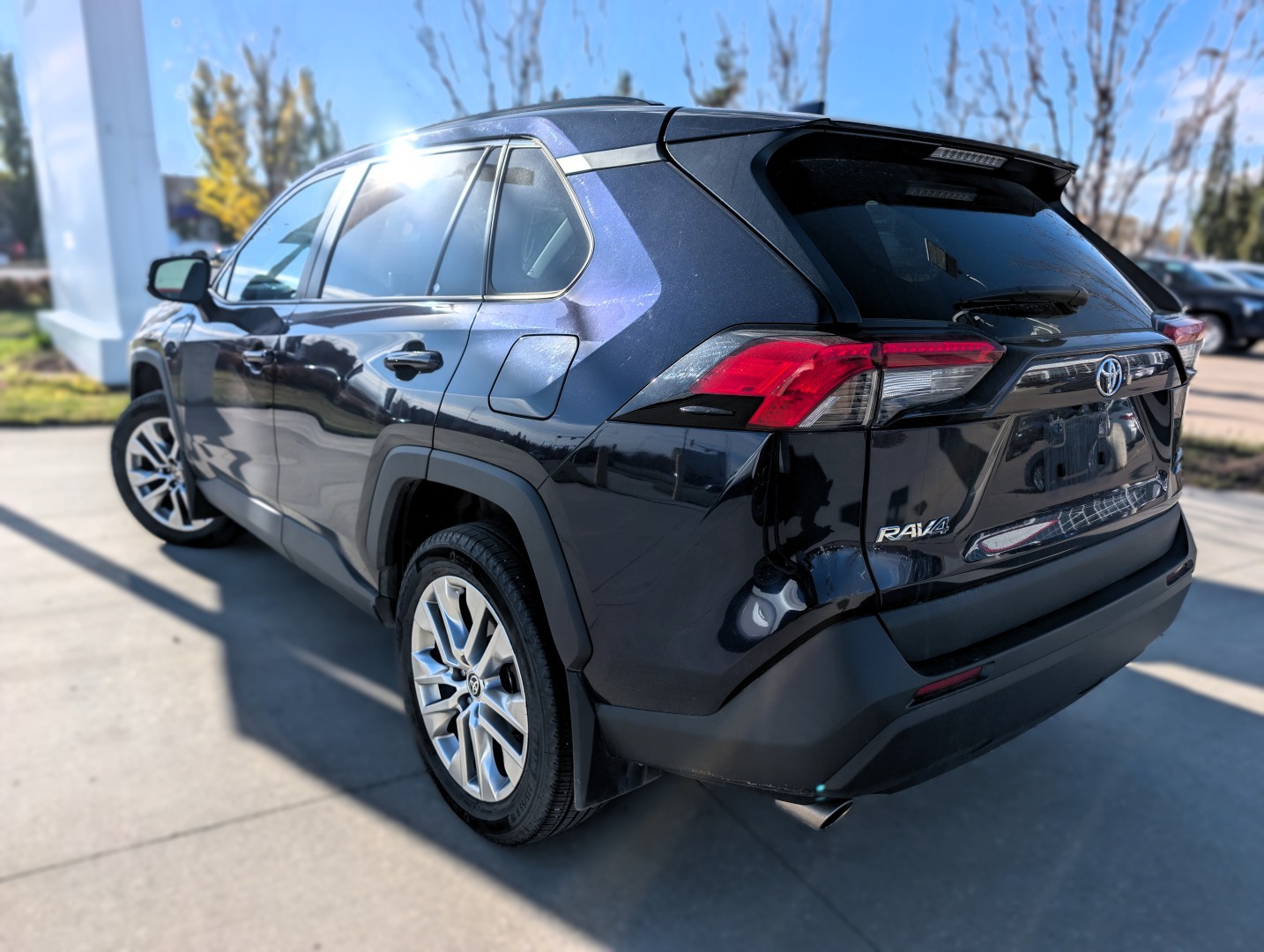2024 Toyota RAV4 XLE Premium - photo 4