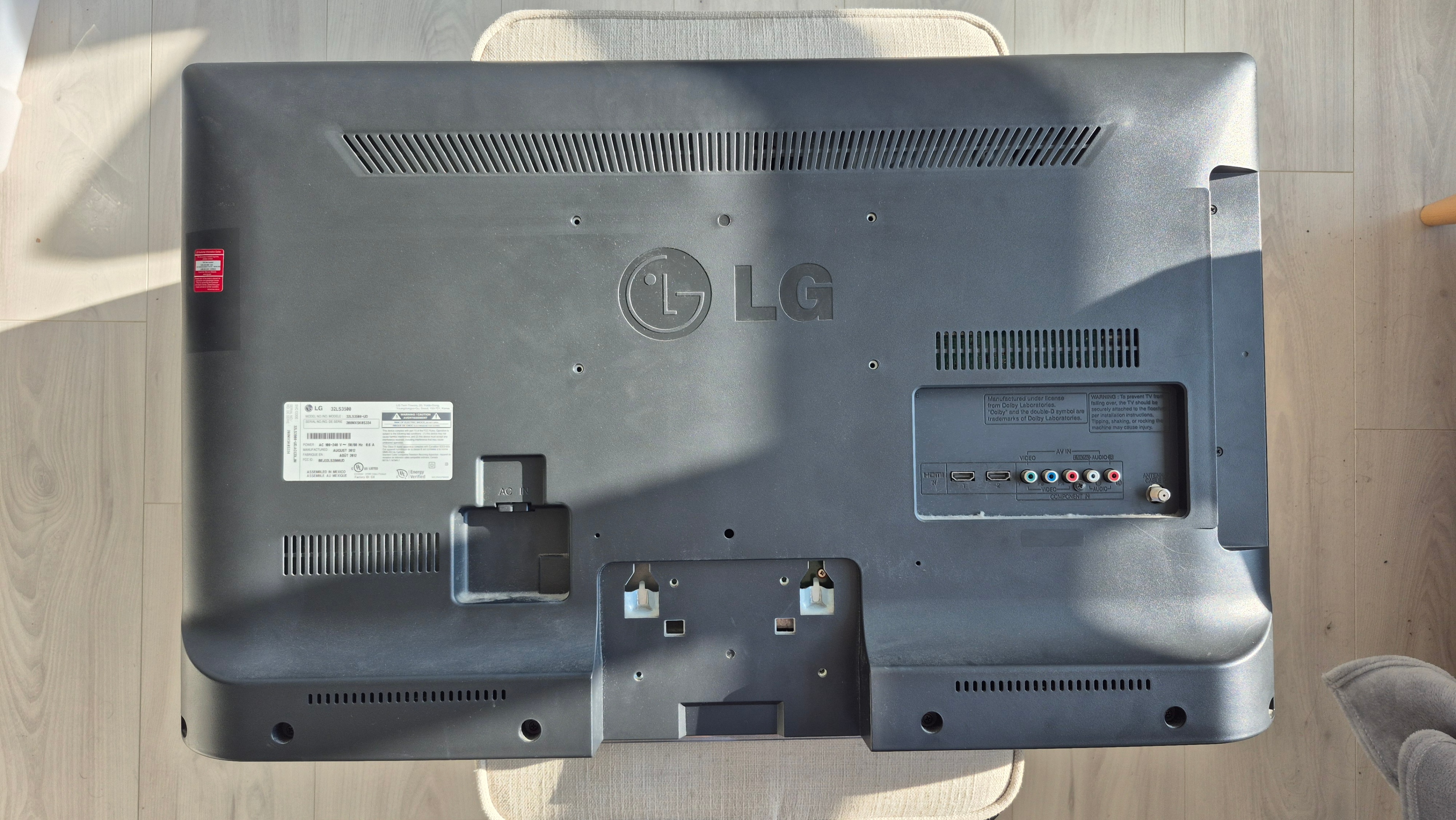 LG 32" LED TV - 32LS3500 - photo 2
