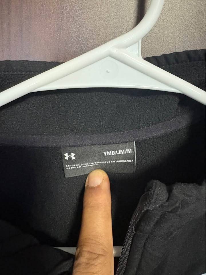 Under Armour Sweatshirt Youth Medium M Boys 10-12 yrs USED - photo 2