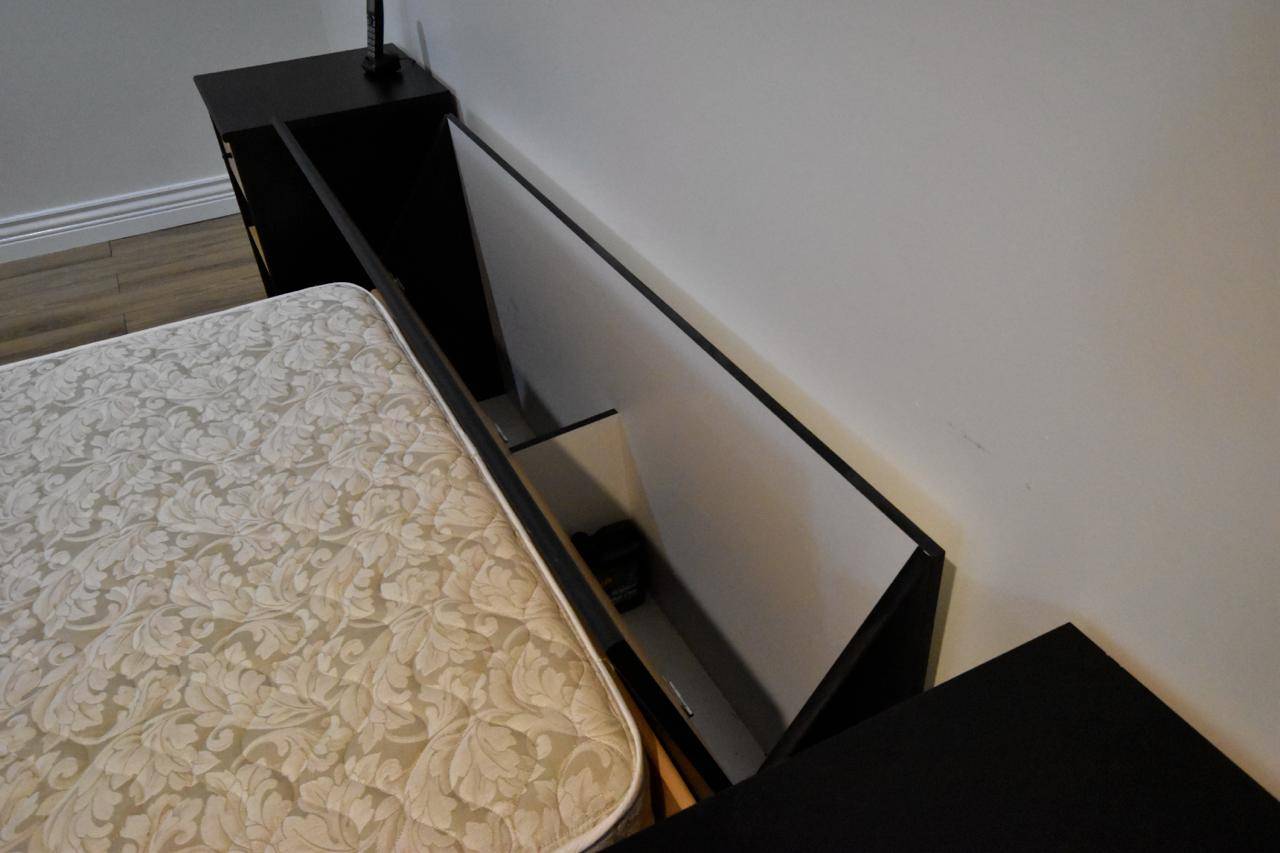 Full‑Sized Bed+Mattress+Two Nightstands - Excellet Condition! - photo 3
