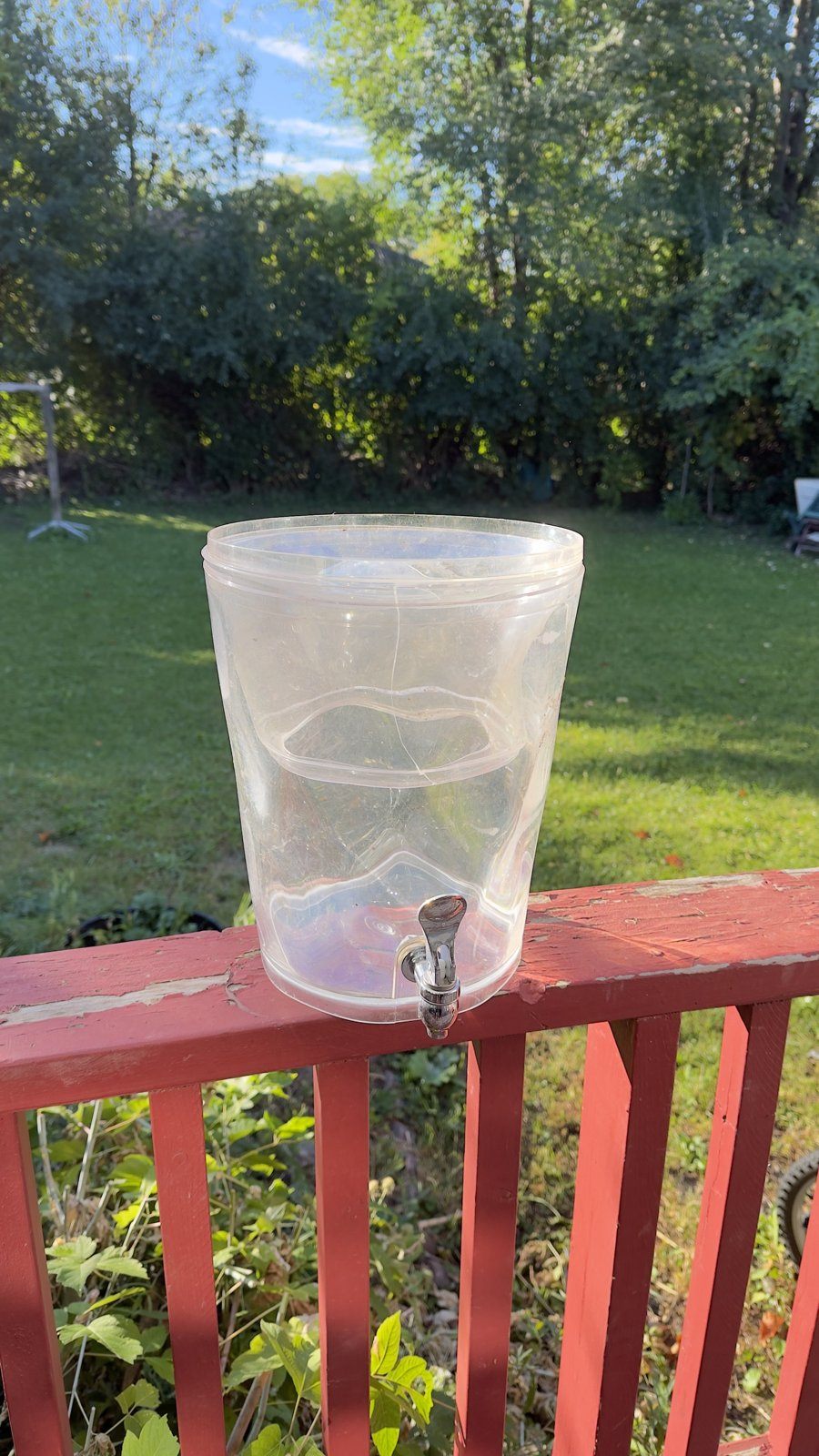 Clear Beverage Dispenser with Spigot and Stand – Crack in Stand - photo 3