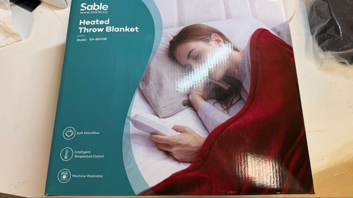 Sable Heated Throw Blanket - Brand New (Red) - photo 2