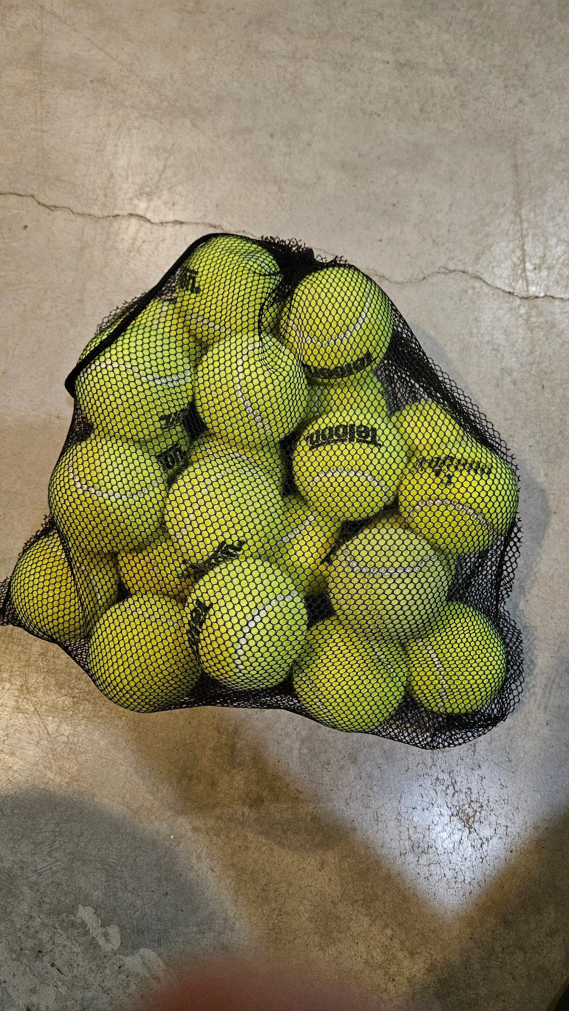 2 HEAD Tennis Rackets + Bag of Tennis Balls - photo 5