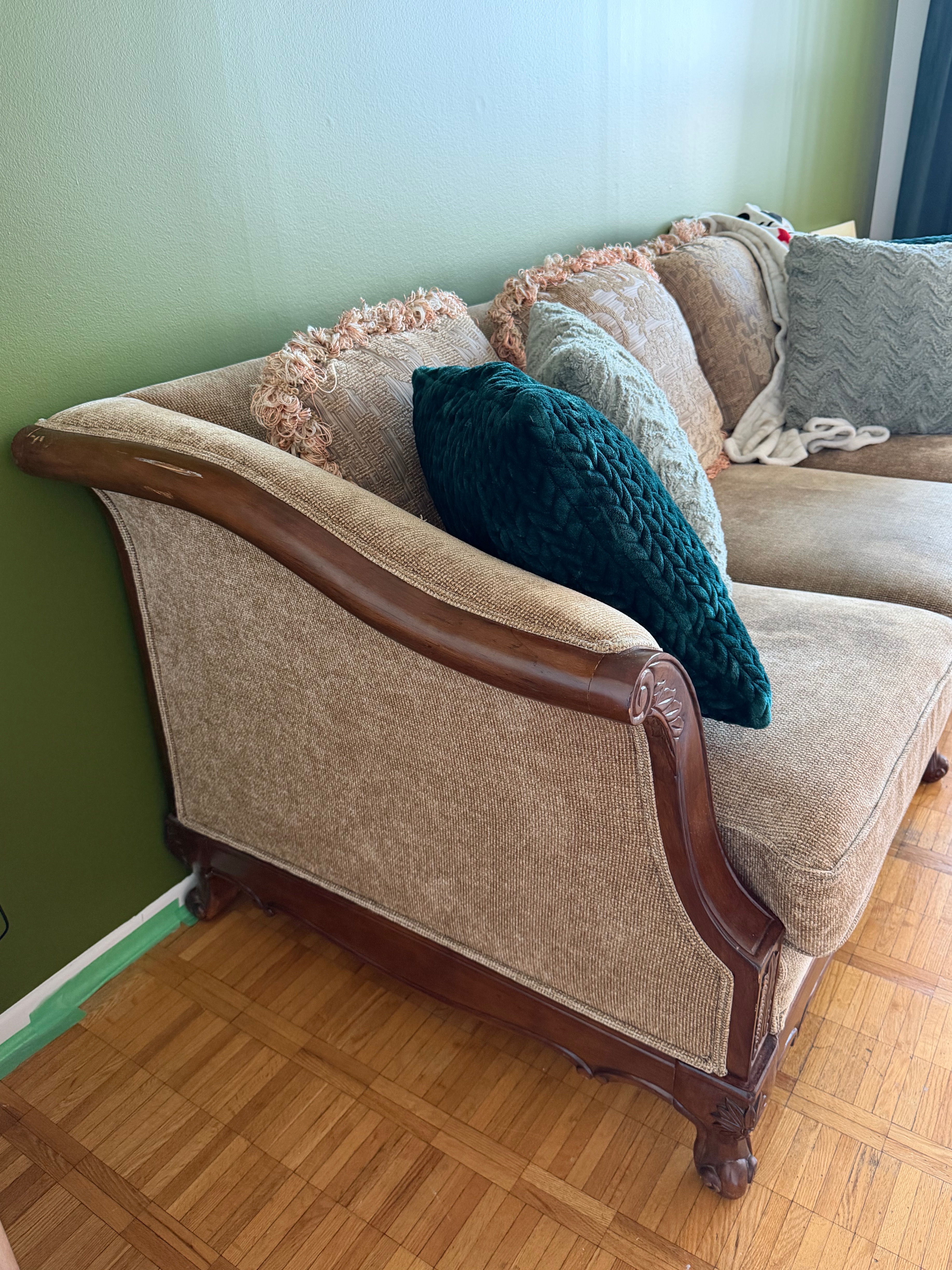 Canadian-Made Carved Wood Frame + 3 Pillows - photo 4
