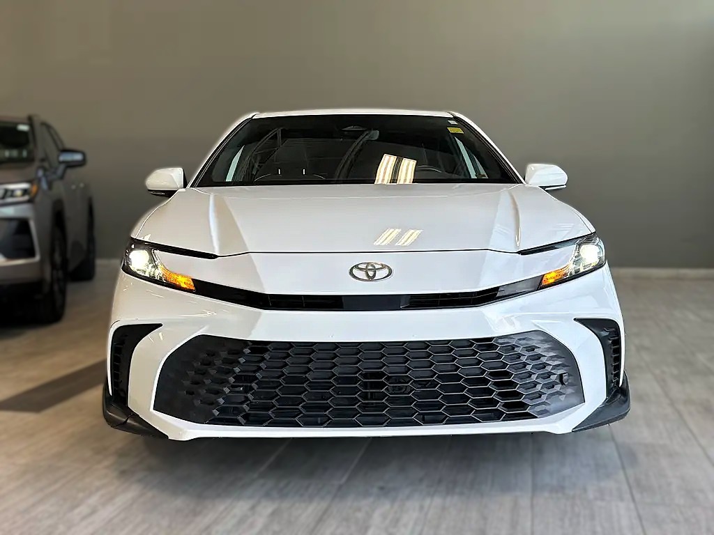 2025 Toyota Camry SE Upgrade AWD - photo 2