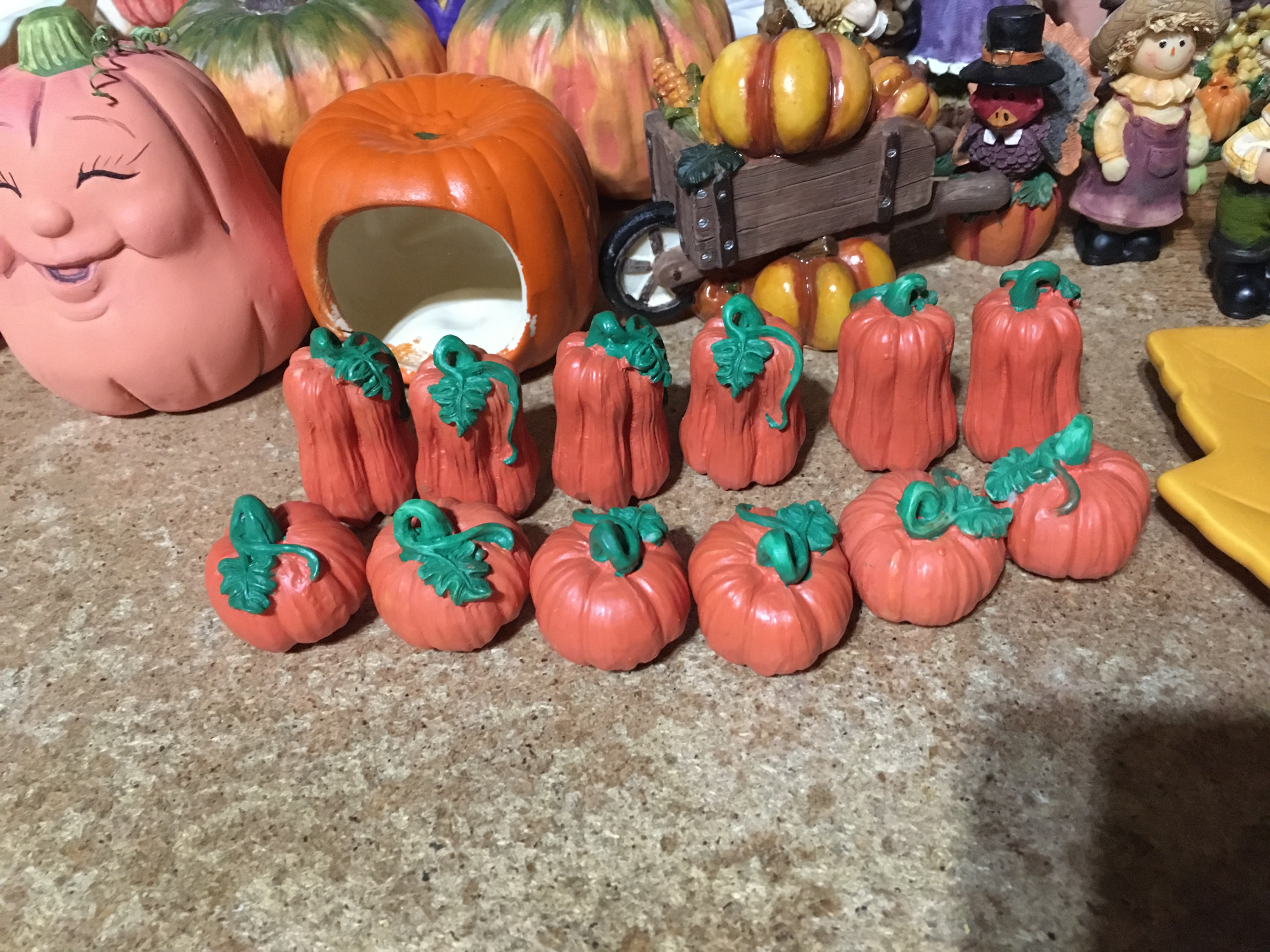 THANKSGIVING CERAMIC DECORATION LOT FIGURINES SCARECROW PUMPKIN - photo 2