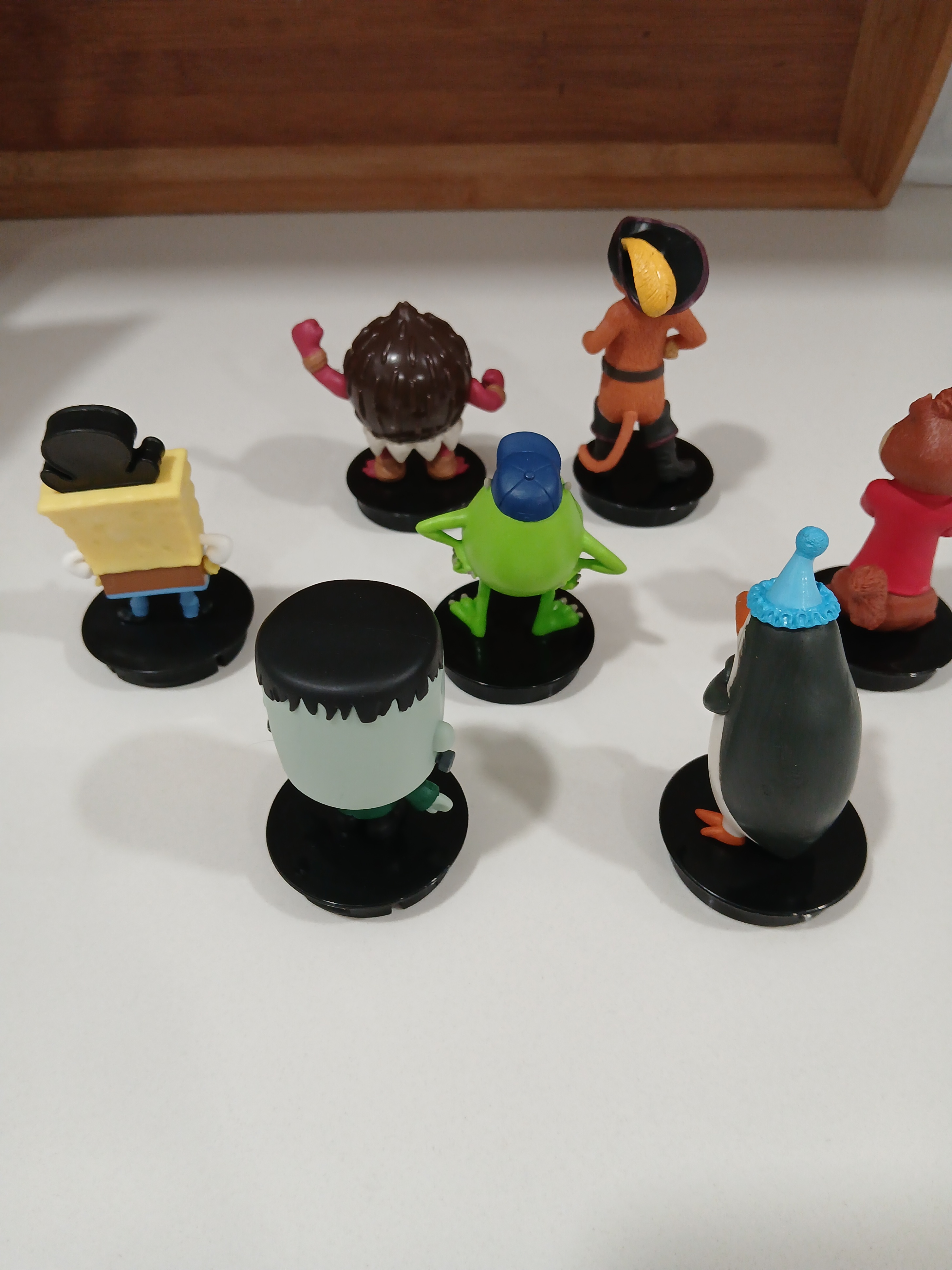 Cinaplex Collector Toys & Kinder Surprise Classic Cars - photo 3