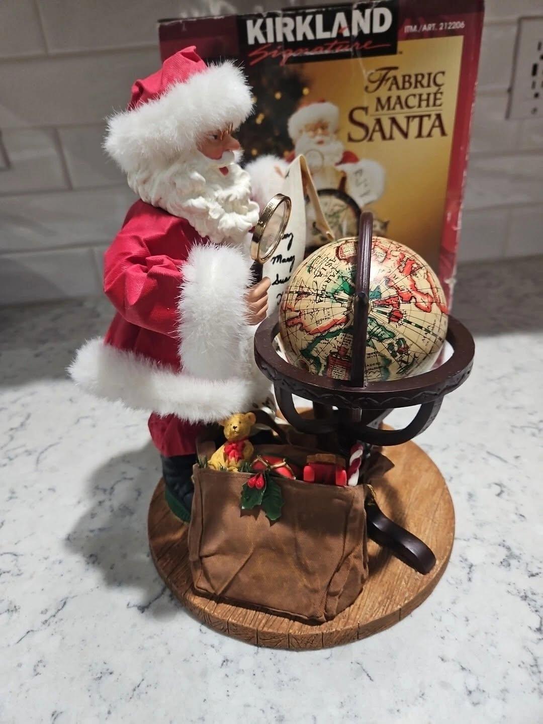 Kirkland Signature Fabric Maché Santa - photo 2