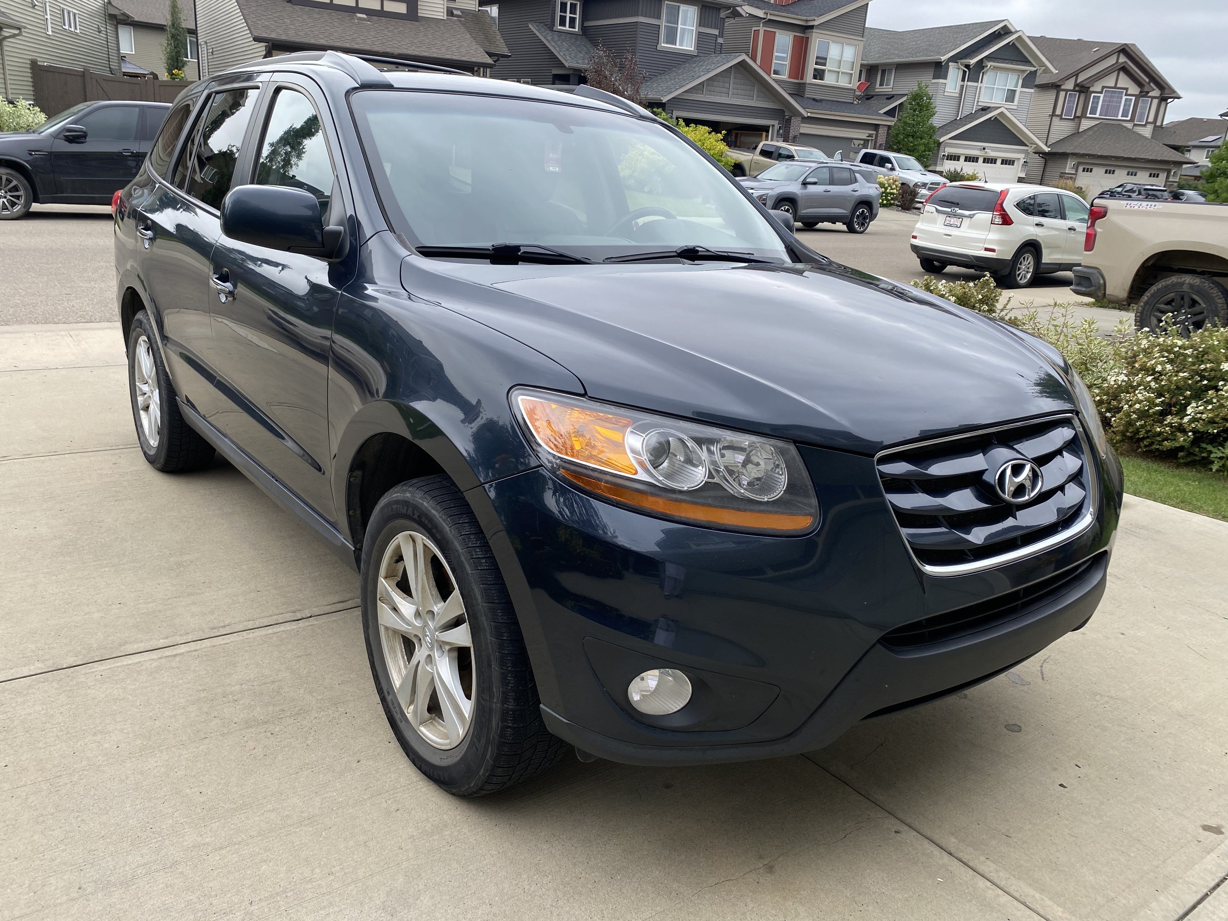 2010 Hyundai Santa Fe Sport – Active Status – AWD – 239K – $4950