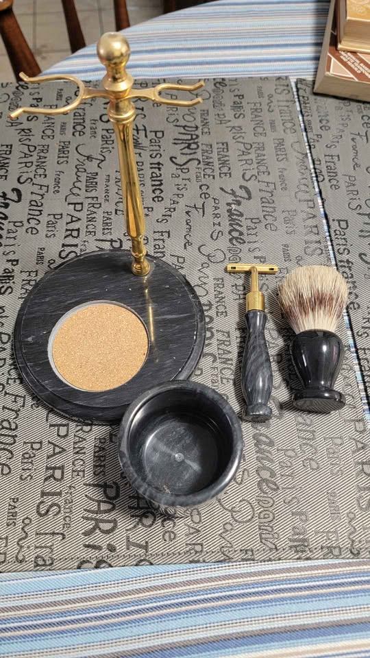 Vintage 90s marble shaving stand, brush, no blades - photo 2