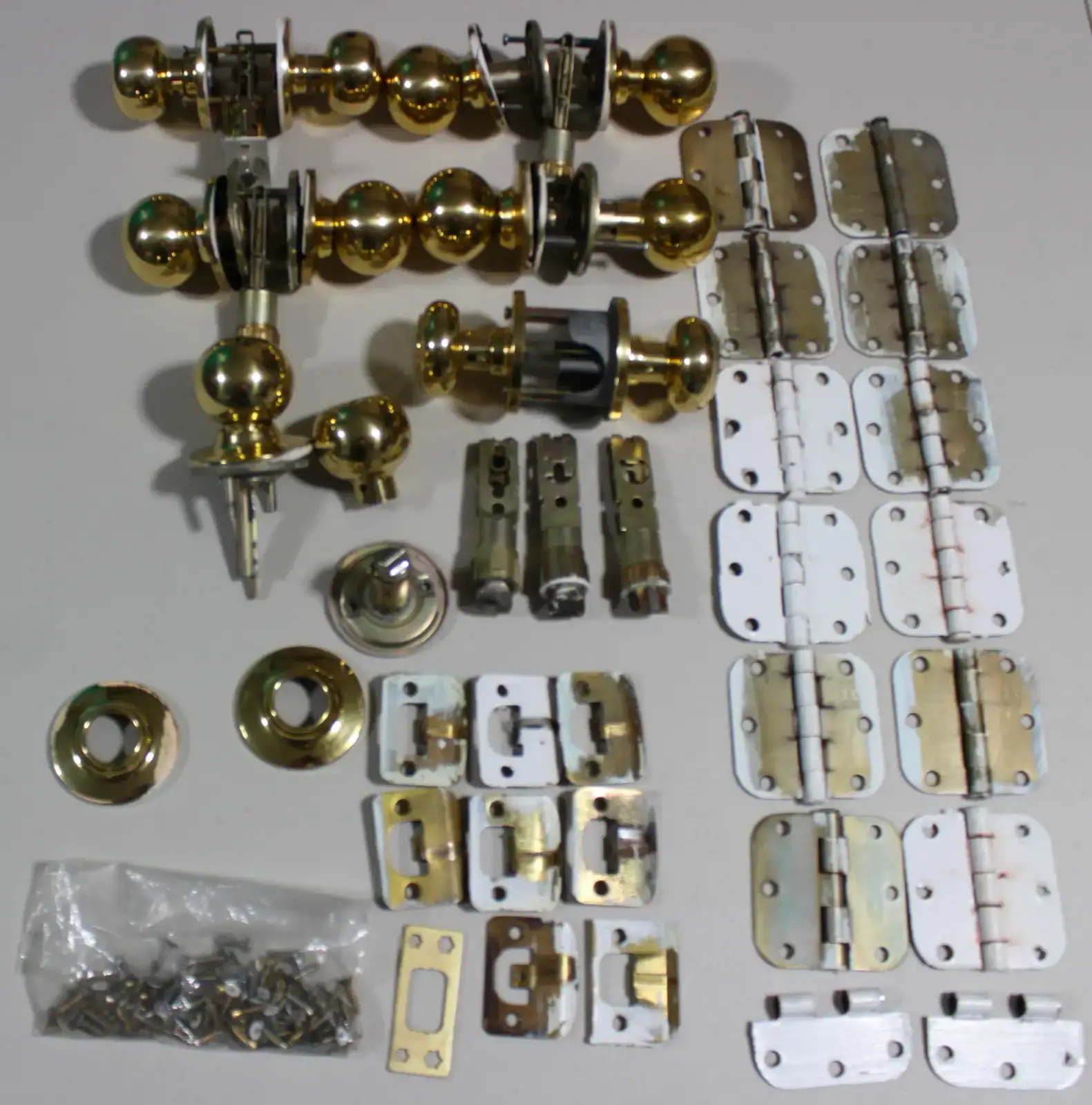 Door Hardware Bundle – Hinges, Knobs, Latches & Screws Bulk Lot - photo 2