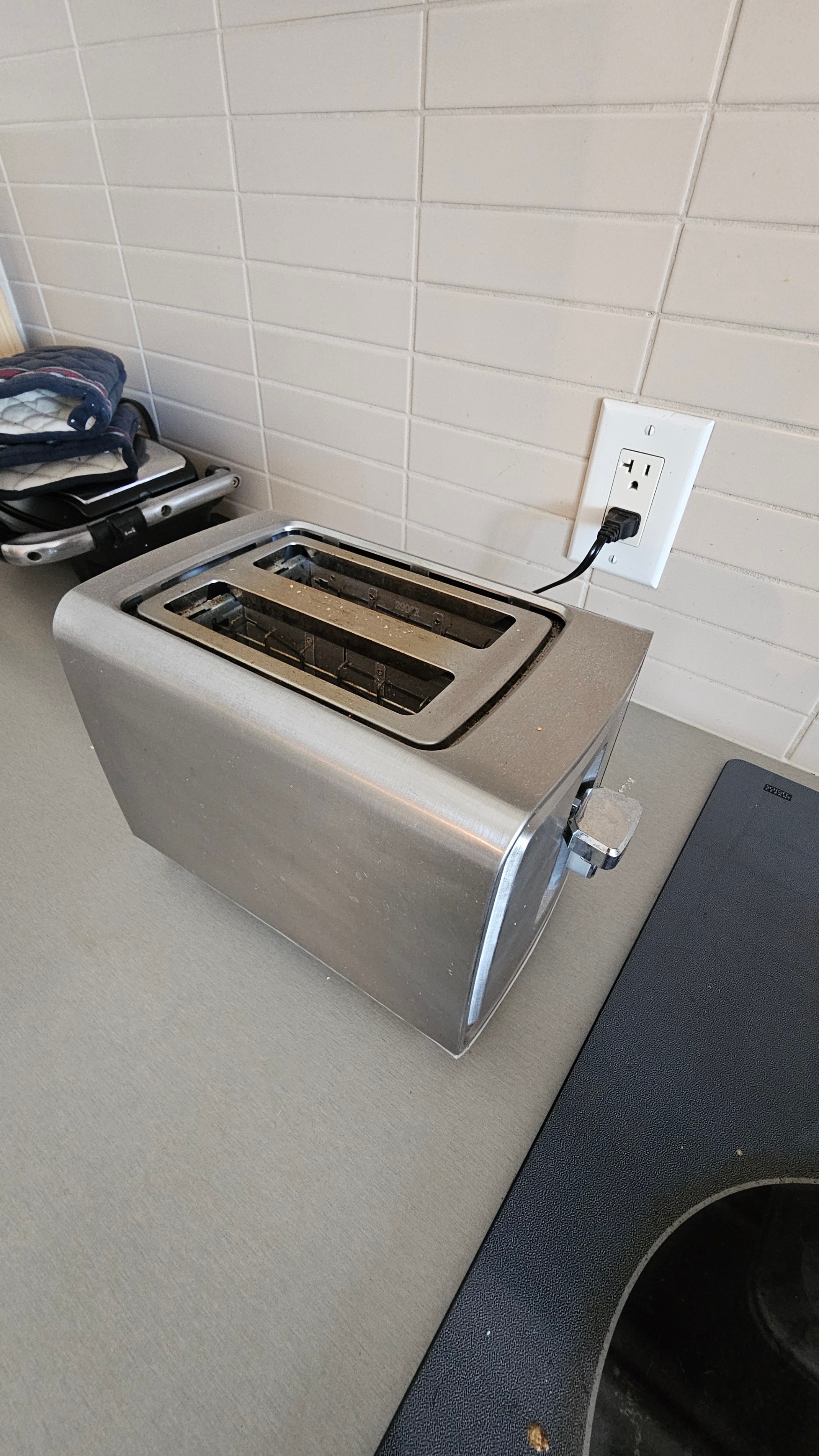 BLACK+DECKER toaster