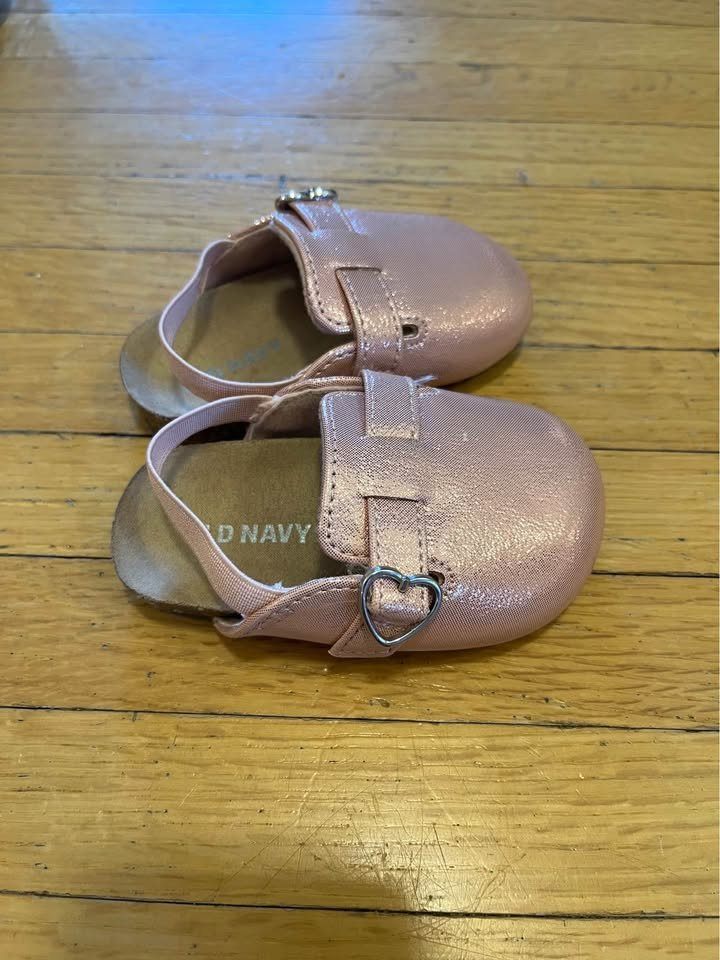 Old Navy Rose Gold Glitter Clog Sandals Size 6-12M - photo 2