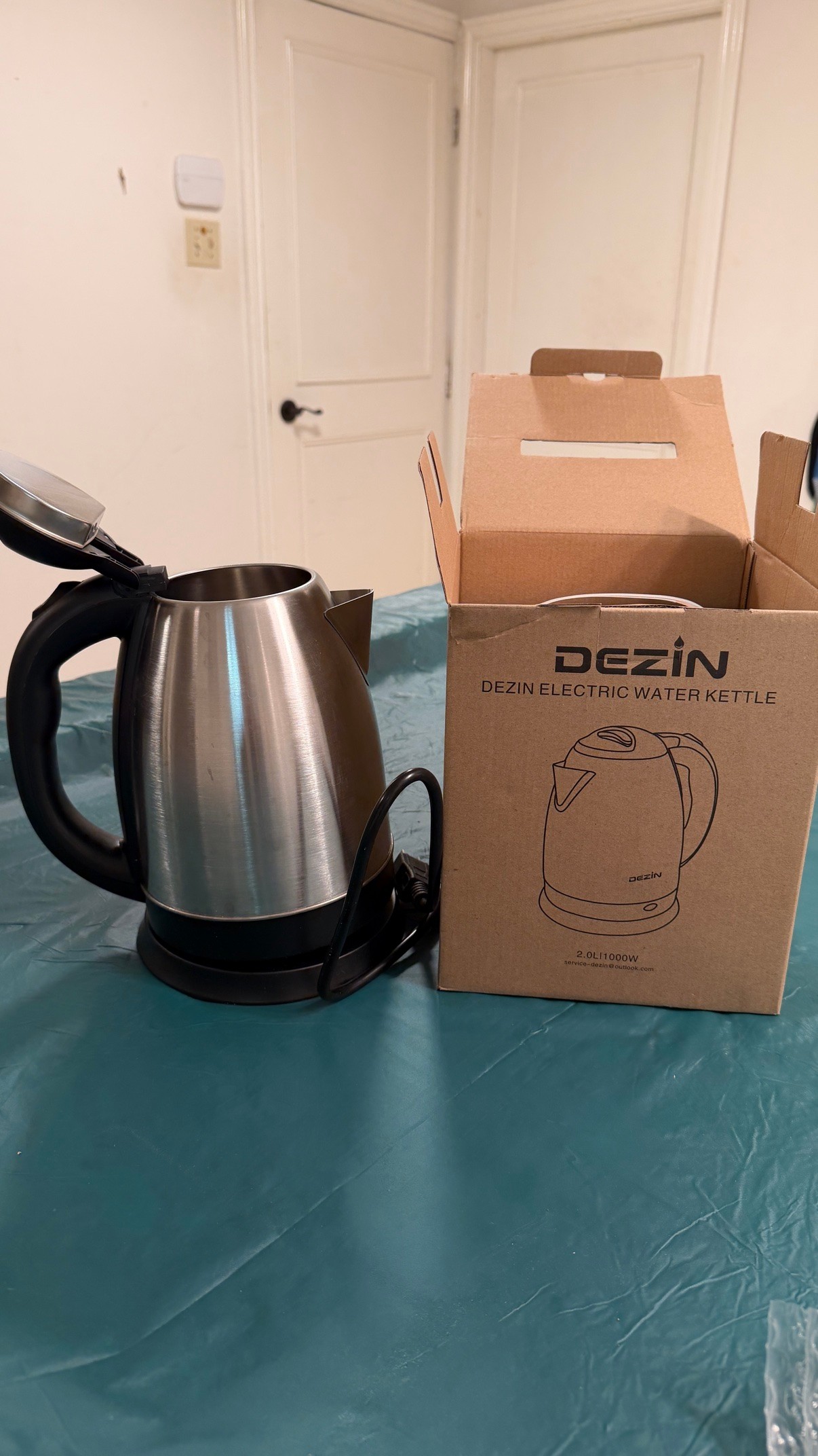 DEZIN Electric Water Kettle 2.0L - Brand New