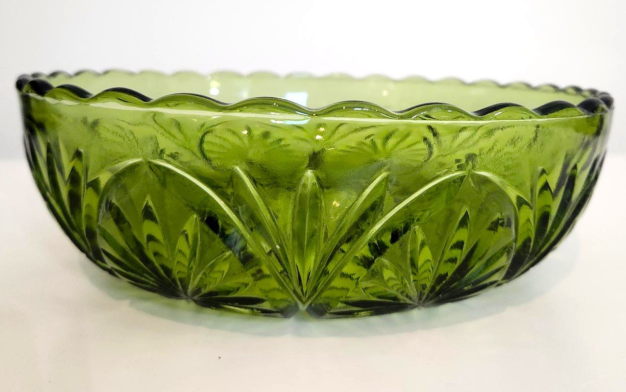 Vintage Anchor Hocking Starburst Medallion Avocado Glass 8" Bowl - photo 2