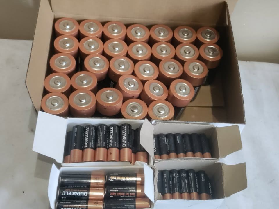 Battery from Duracell, size D, AA, AAA, all are new batteries