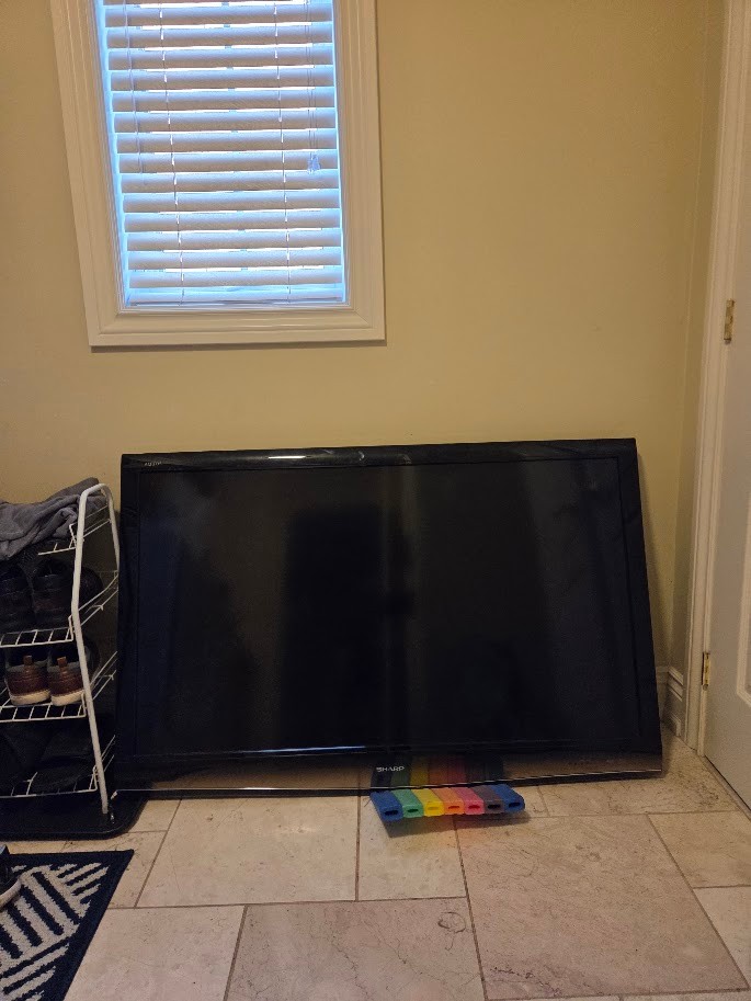 Lot of 3 Flat Screen TVs