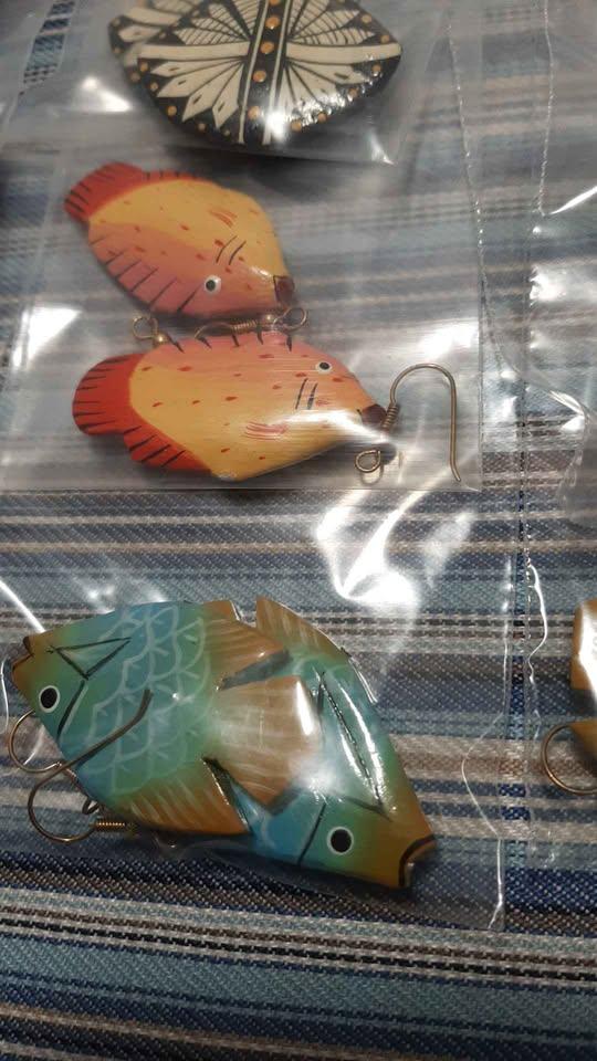 Vintage NEW  NOS hand painted hanging earrings Indonesia $5 each - photo 4