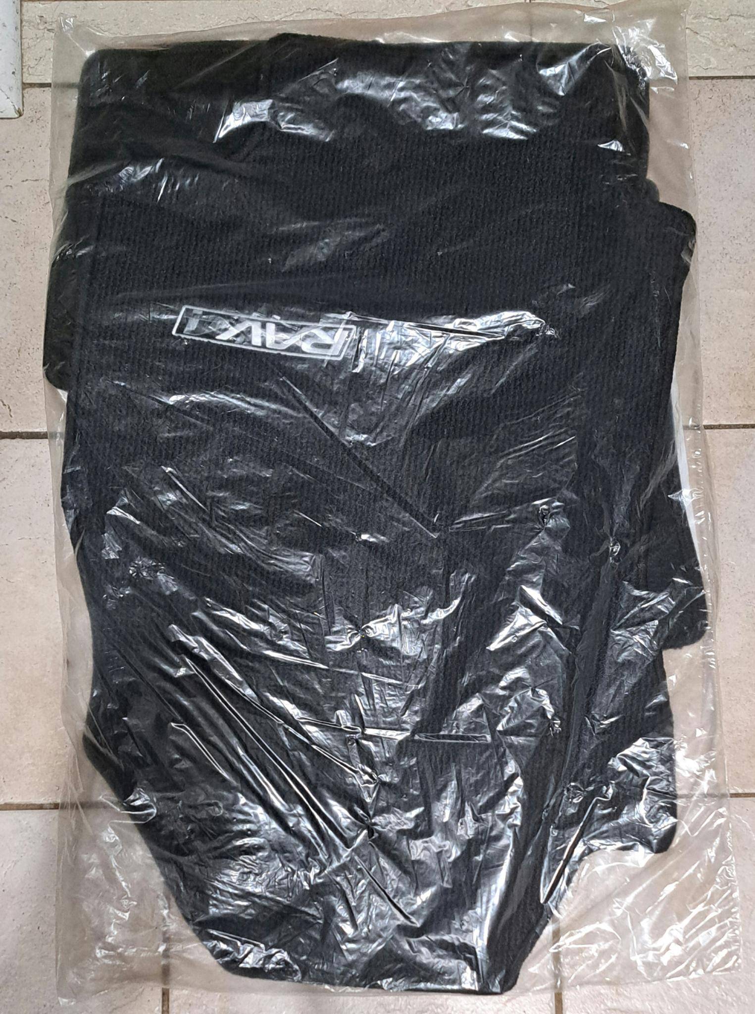 TOYOTA RAV4 floor mats