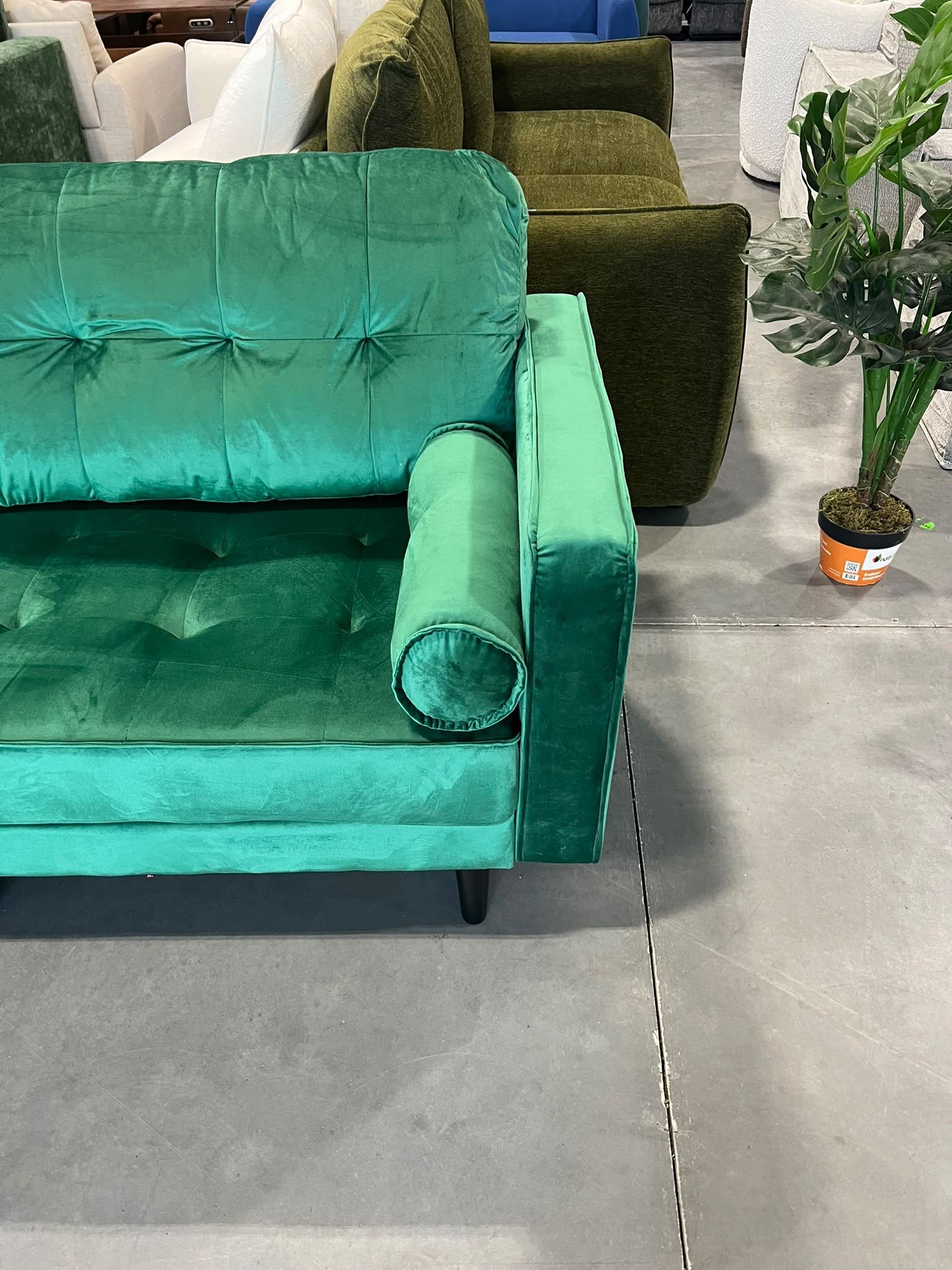 ✅ Brand new emerald green velvet sofa — $199 - photo 5