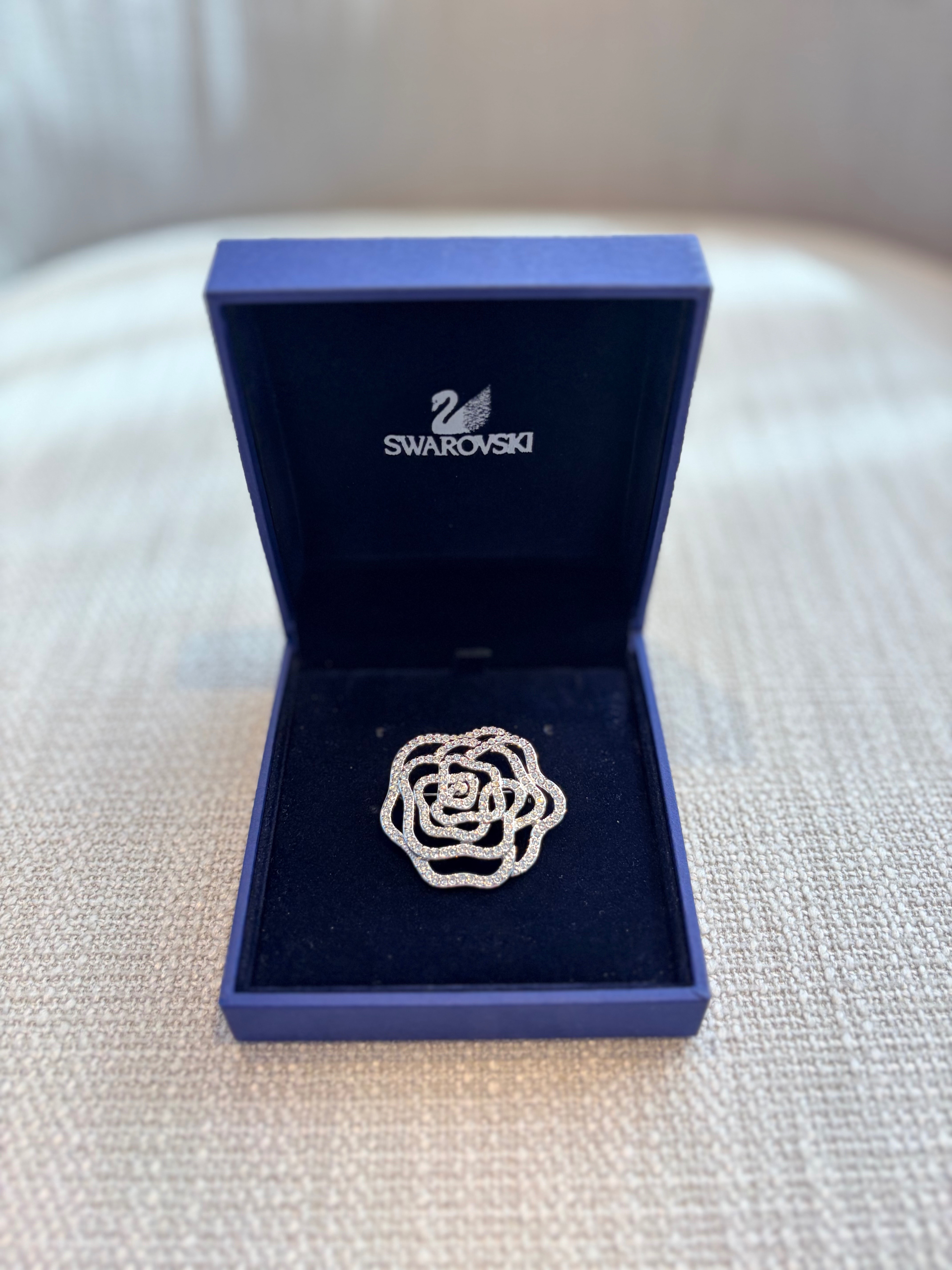 Rare Swarovski Pavé Rose Brooch, New With Box - photo 4