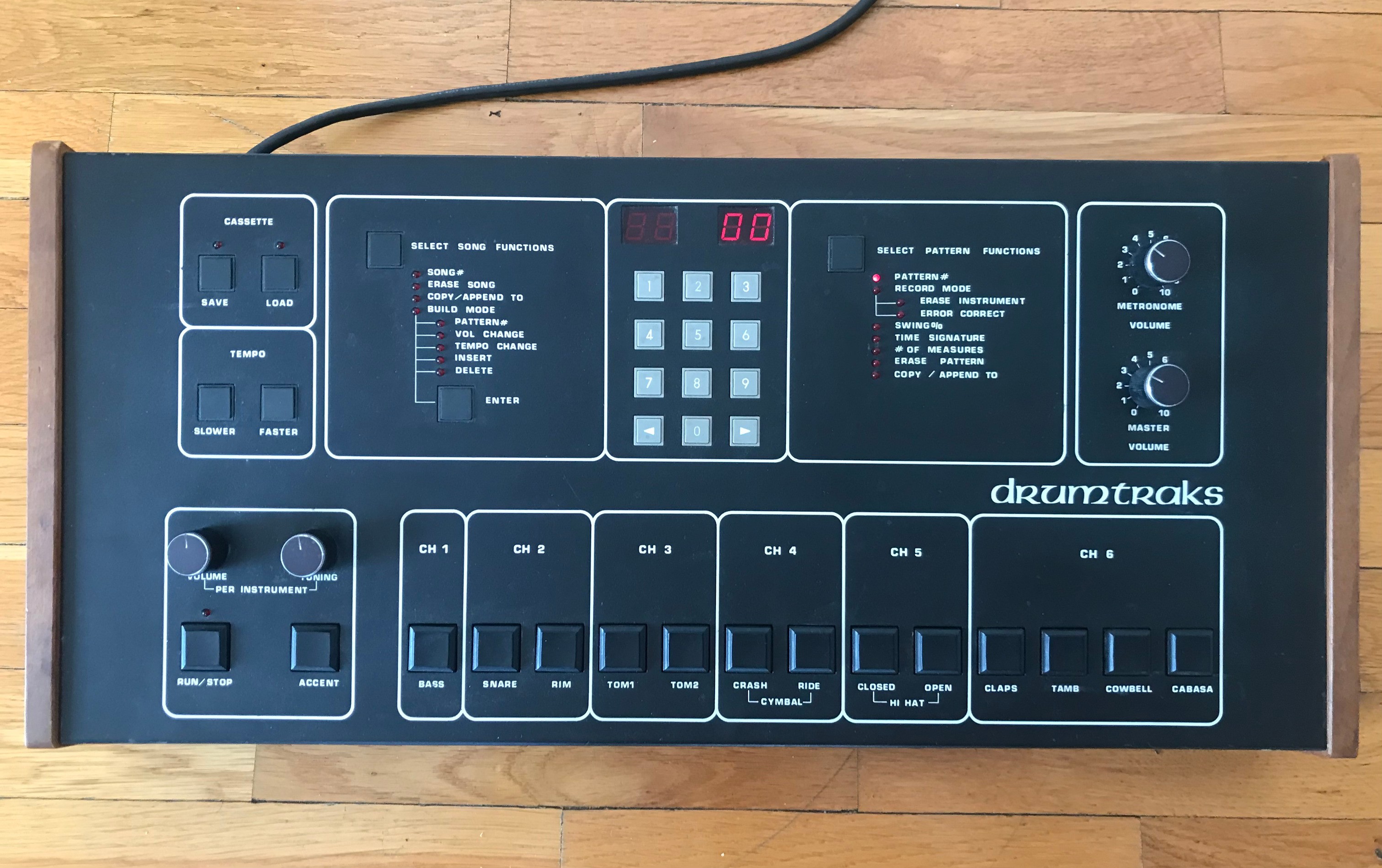 Sequential Circuits Drumtraks vintage drum machine