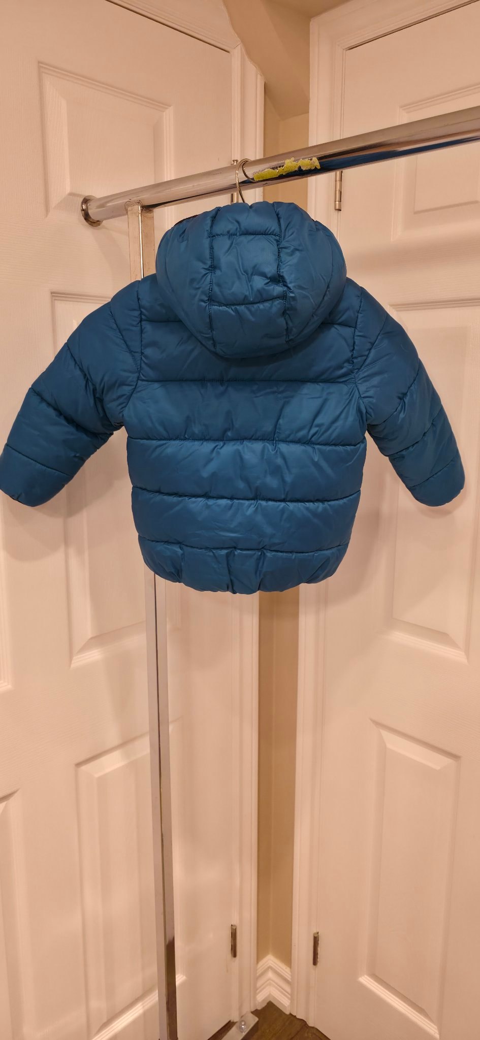 Kids H&M blue puffer jacket size 4-5Y, fleece lined - photo 2