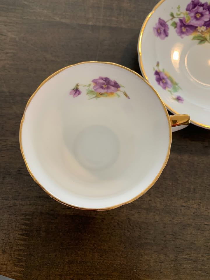 Vintage Floral Teacup and Saucer Set - photo 2