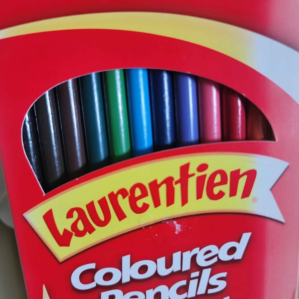 vintage 2004 12-count box of Laurentien pre-sharpened coloured - photo 2