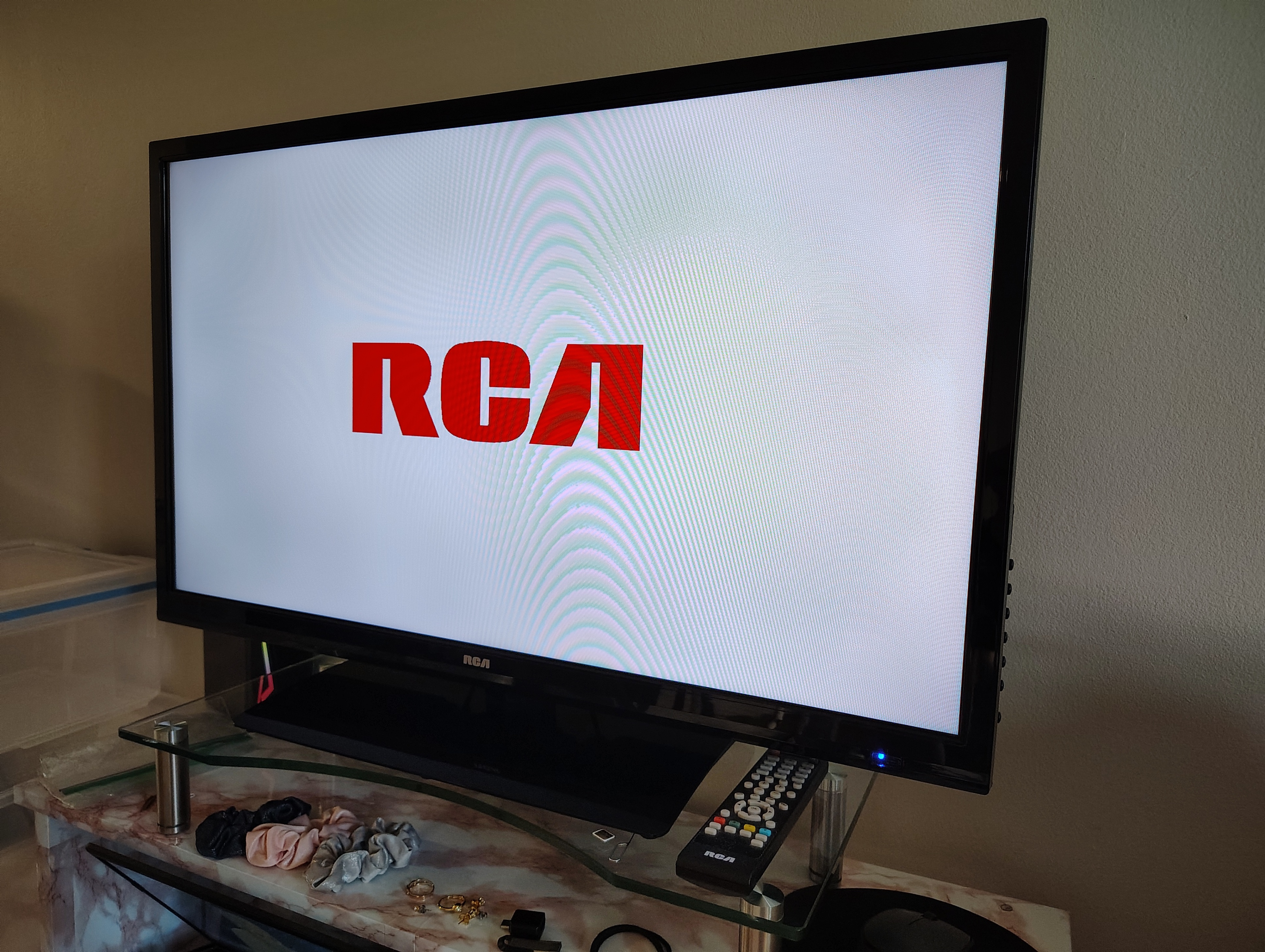 TV 24 inches
