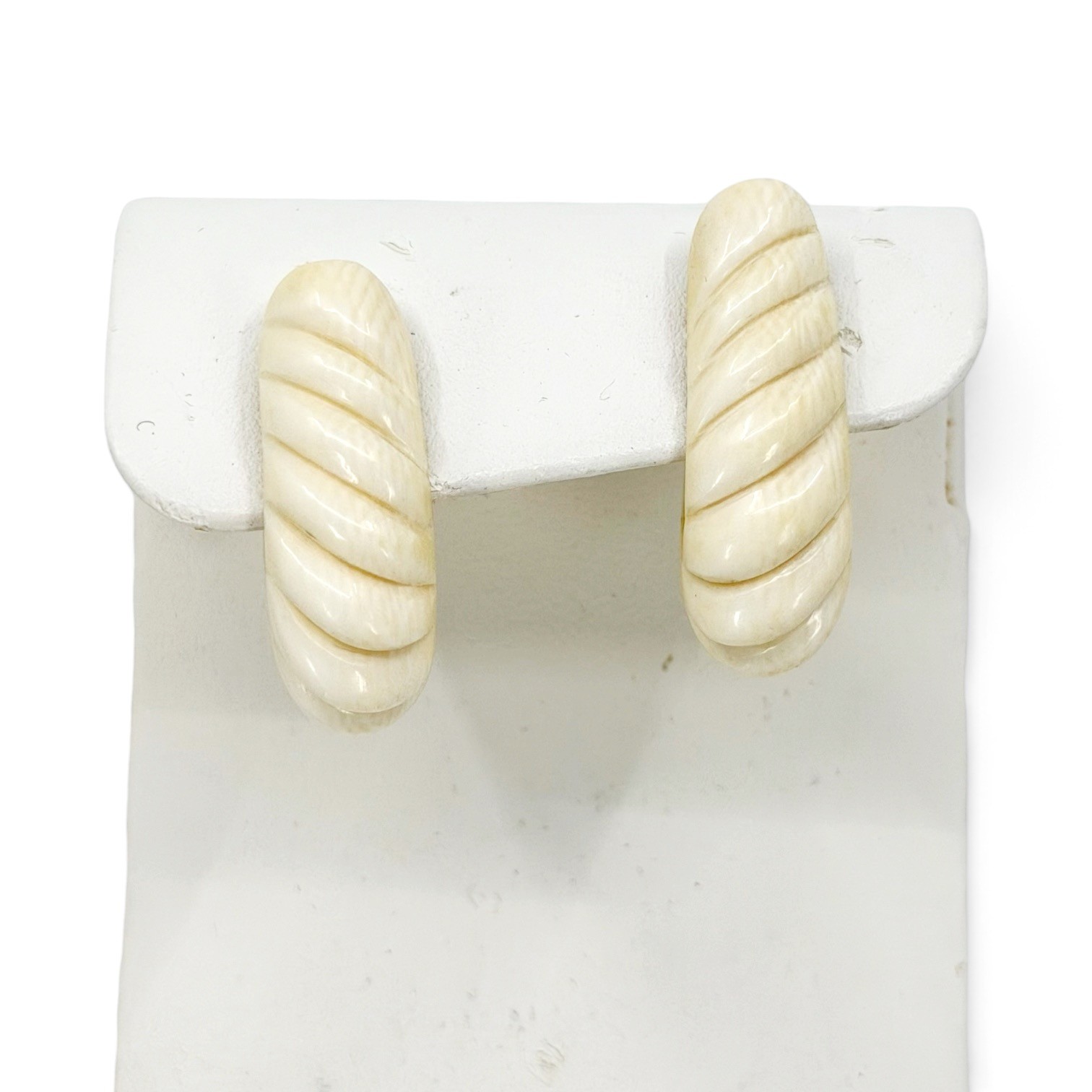 Vintage 14k gold carved bone shrimp J hoop earrings - photo 3