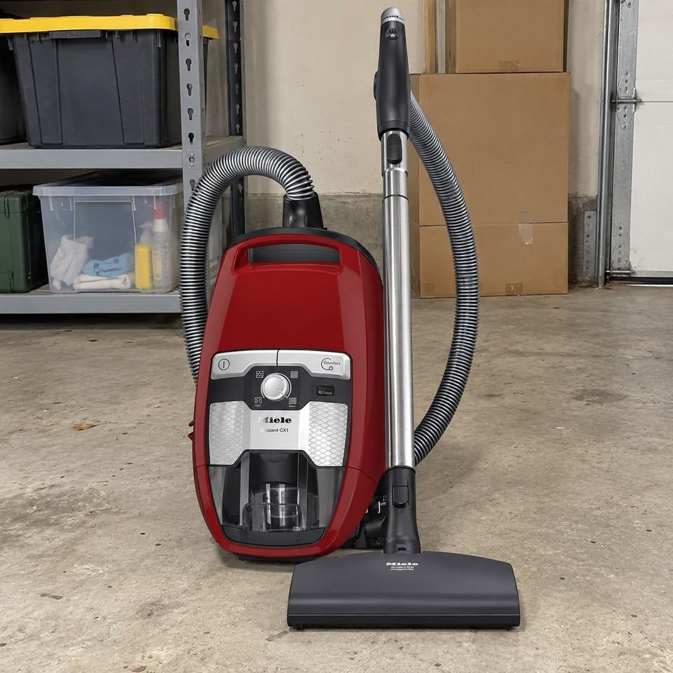 Miele Blizzard CX1 Cat & Dog Vacuum | PRICED TO MOVE