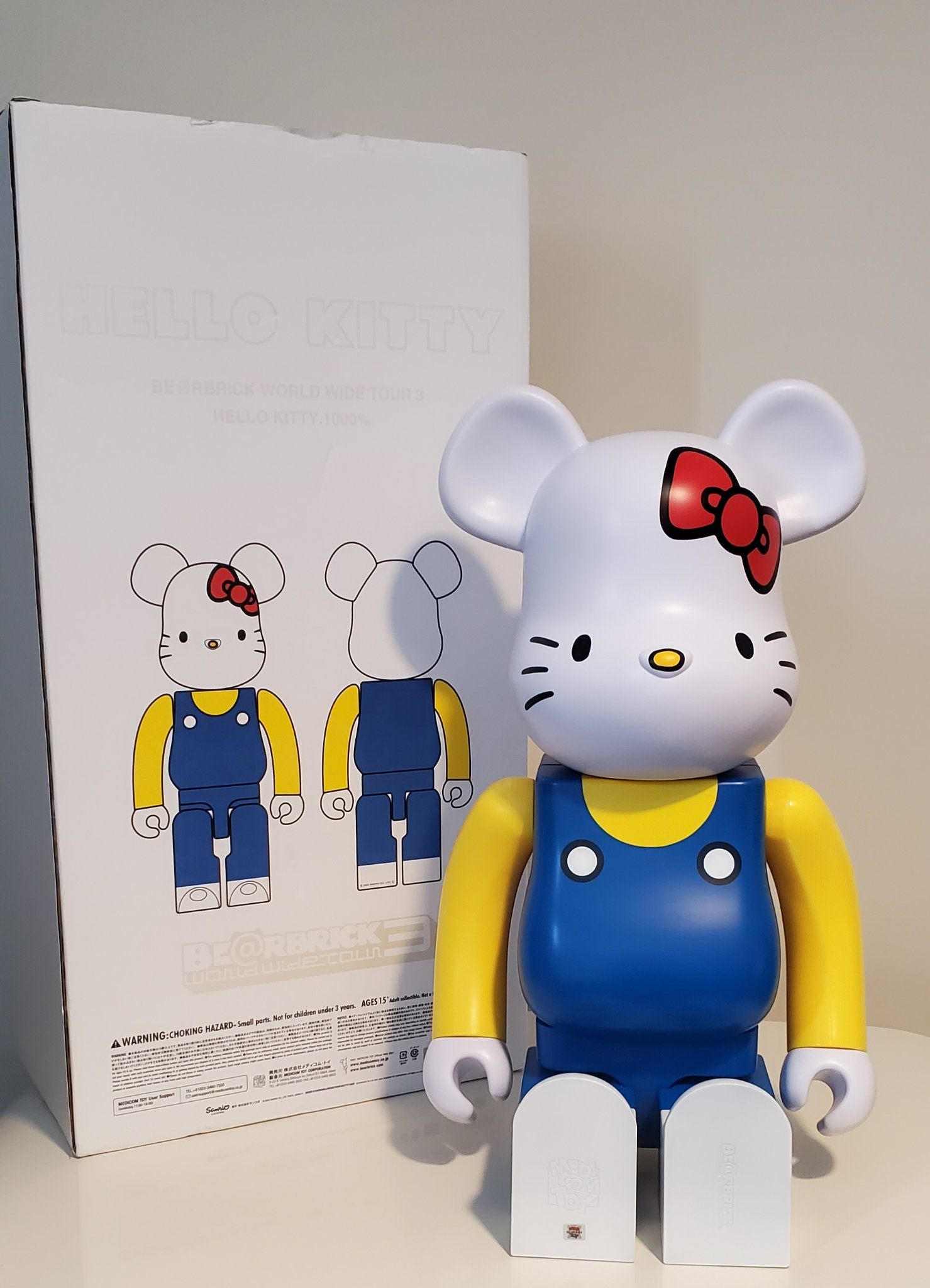BE@RBRICK Hello Kitty 1000% – World Wide Tour 3 – Open Box - photo 4