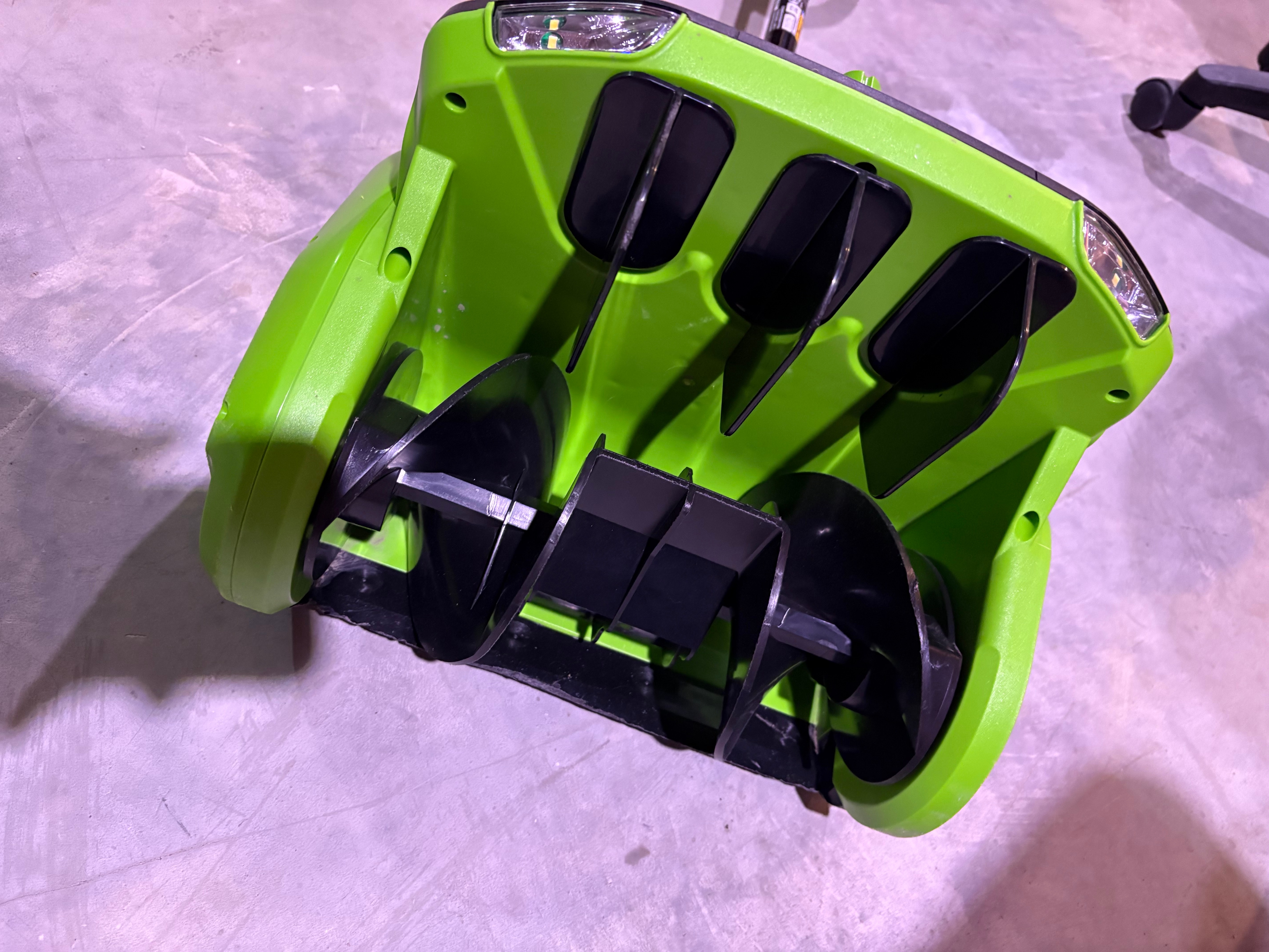 Greenworks 80V Cordless Snow Shovel - photo 5
